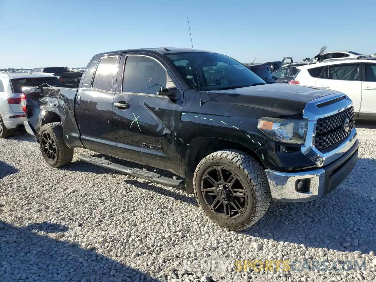 4 fotografías del automóvil dañado 5TFRM5F11KX136995 TOYOTA TUNDRA 2019