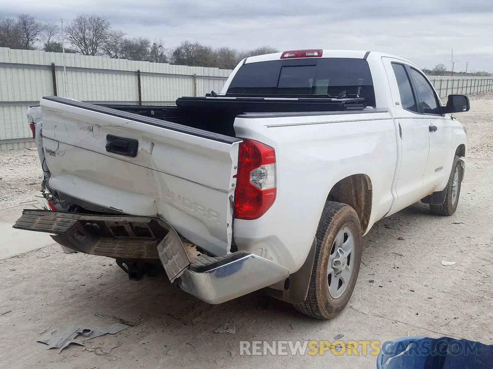 4 fotografías del automóvil dañado 5TFRM5F12KX138352 TOYOTA TUNDRA 2019