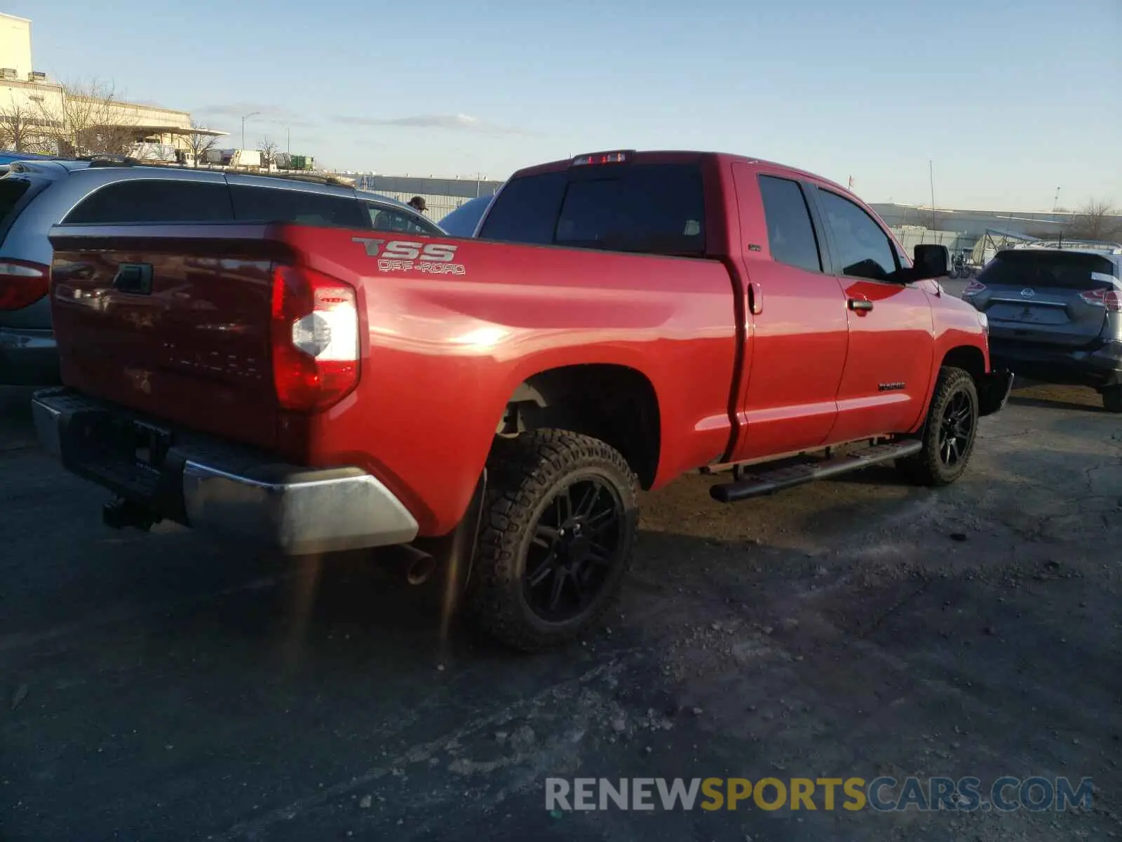 4 fotografías del automóvil dañado 5TFRM5F12KX138741 TOYOTA TUNDRA 2019