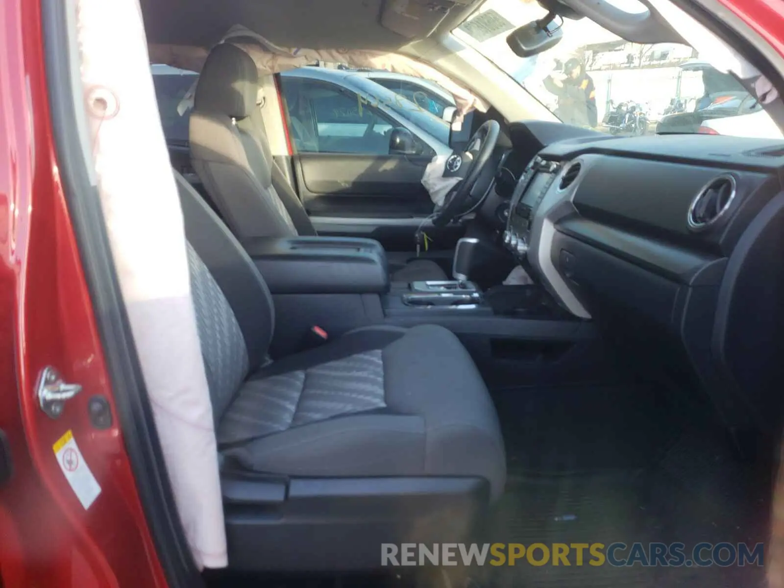 5 fotografías del automóvil dañado 5TFRM5F12KX138741 TOYOTA TUNDRA 2019