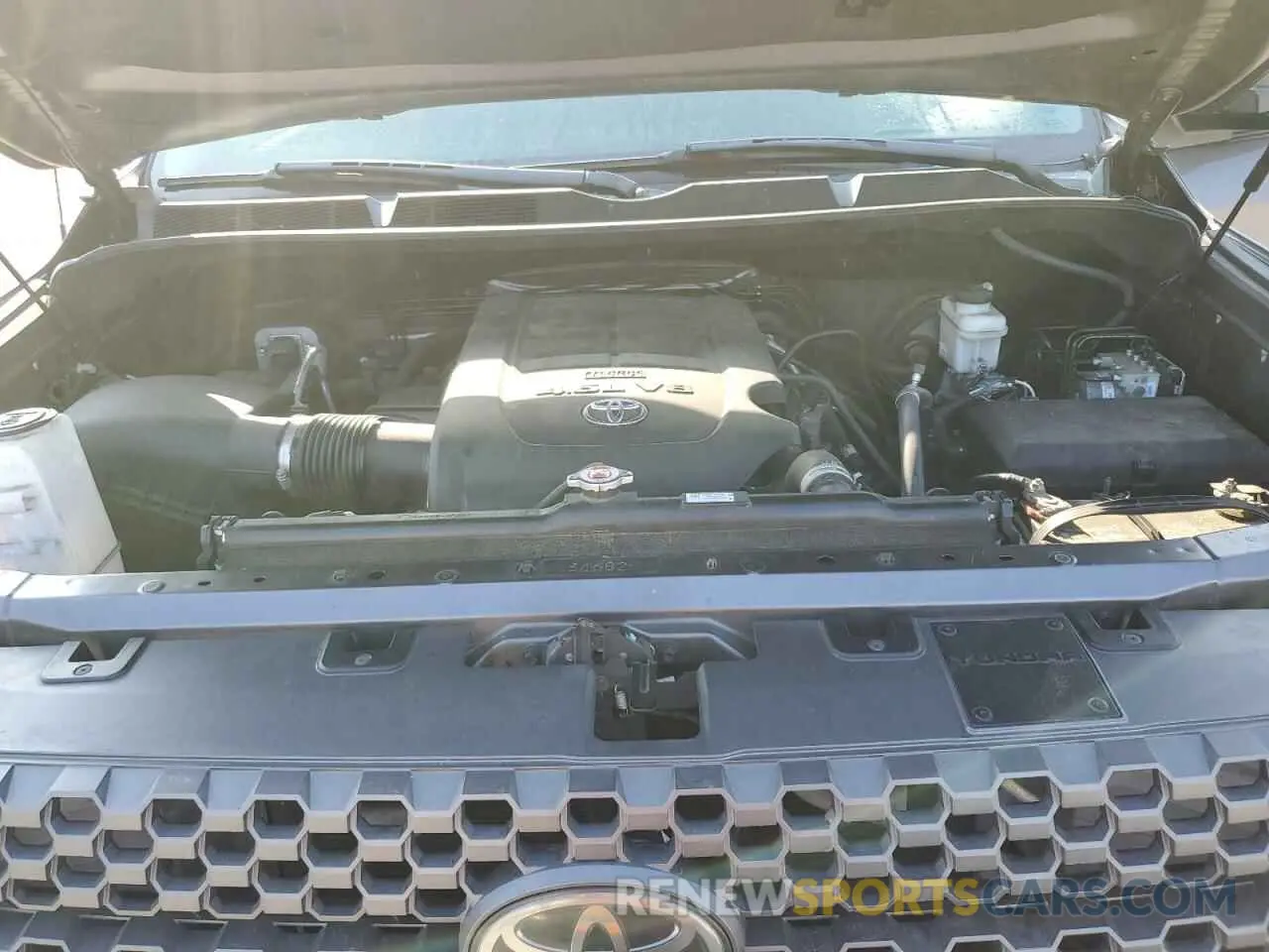 11 fotografías del automóvil dañado 5TFRM5F12KX140506 TOYOTA TUNDRA 2019