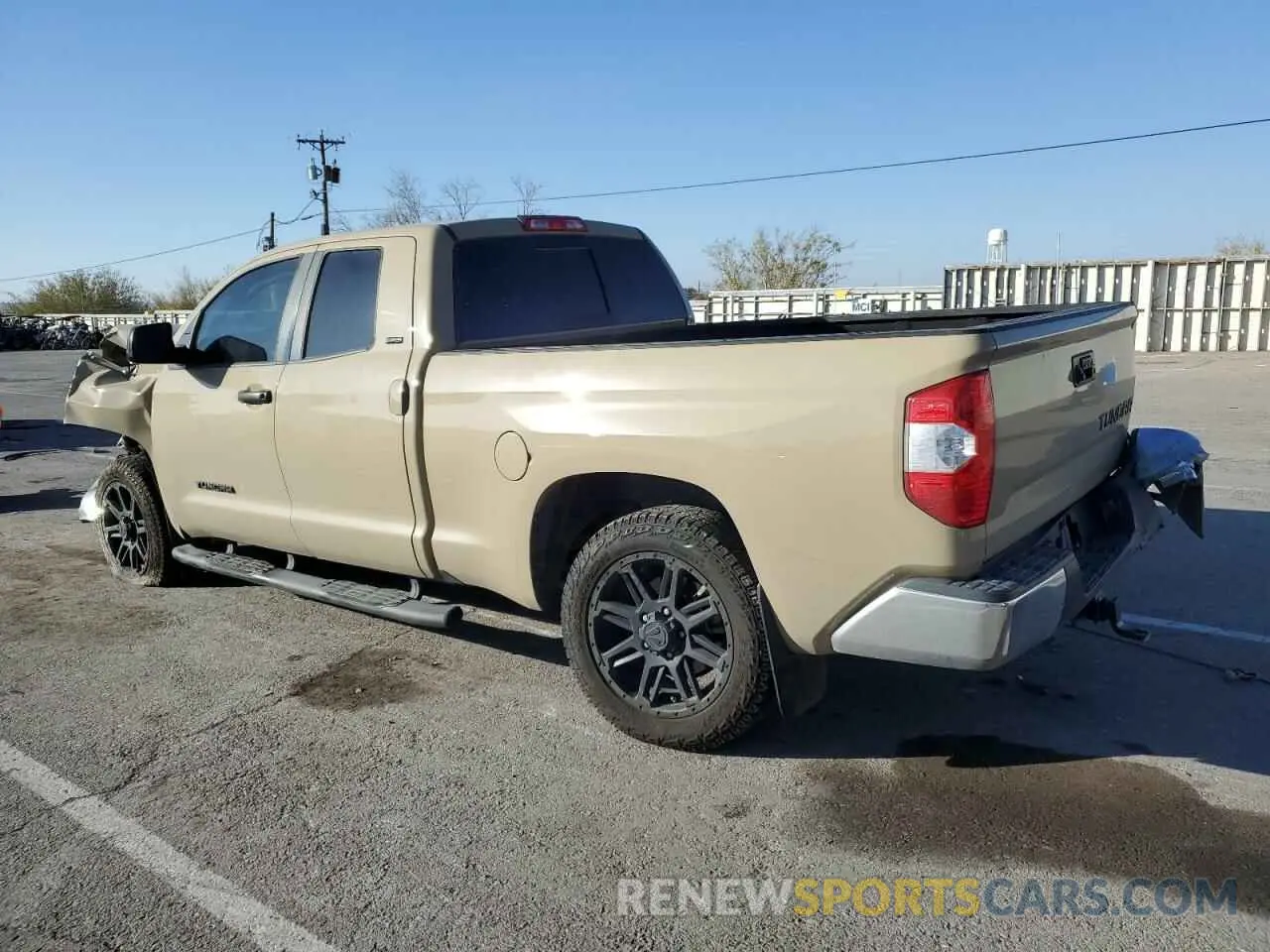 2 fotografías del automóvil dañado 5TFRM5F13KX139025 TOYOTA TUNDRA 2019