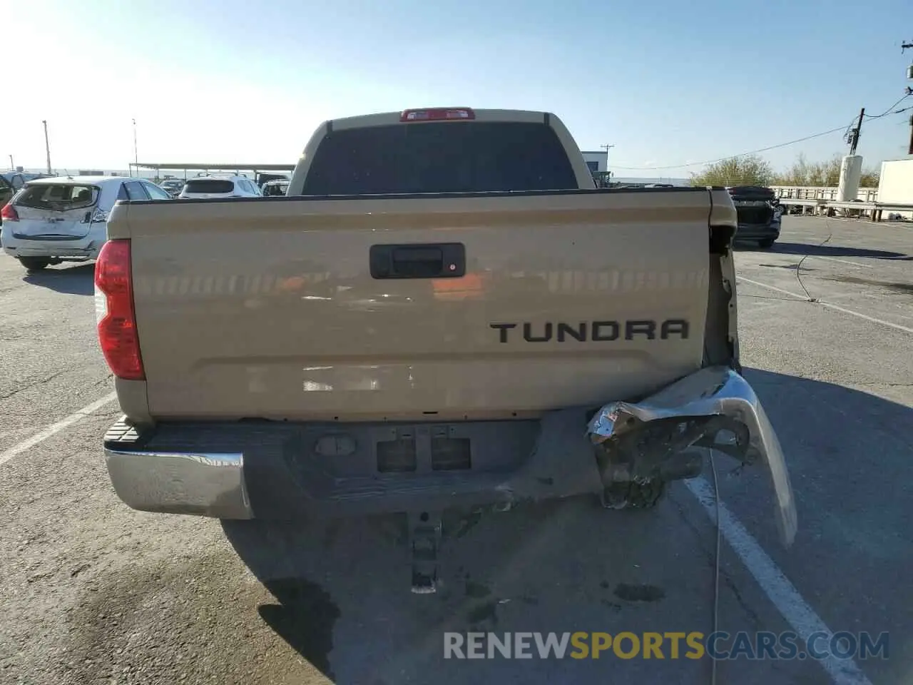 6 fotografías del automóvil dañado 5TFRM5F13KX139025 TOYOTA TUNDRA 2019