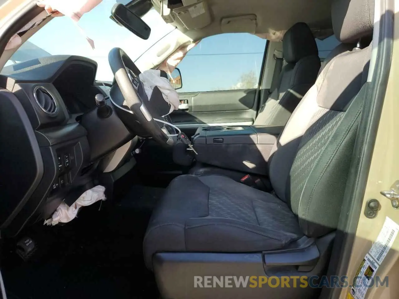 7 fotografías del automóvil dañado 5TFRM5F13KX139025 TOYOTA TUNDRA 2019