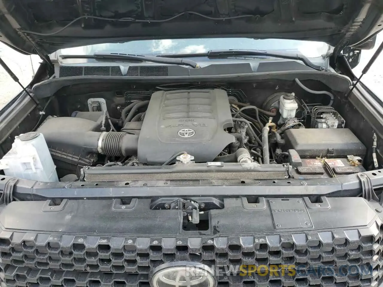 11 fotografías del automóvil dañado 5TFRM5F14KX139454 TOYOTA TUNDRA 2019