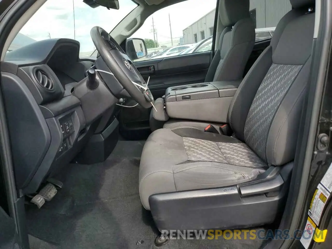 7 fotografías del automóvil dañado 5TFRM5F14KX139454 TOYOTA TUNDRA 2019