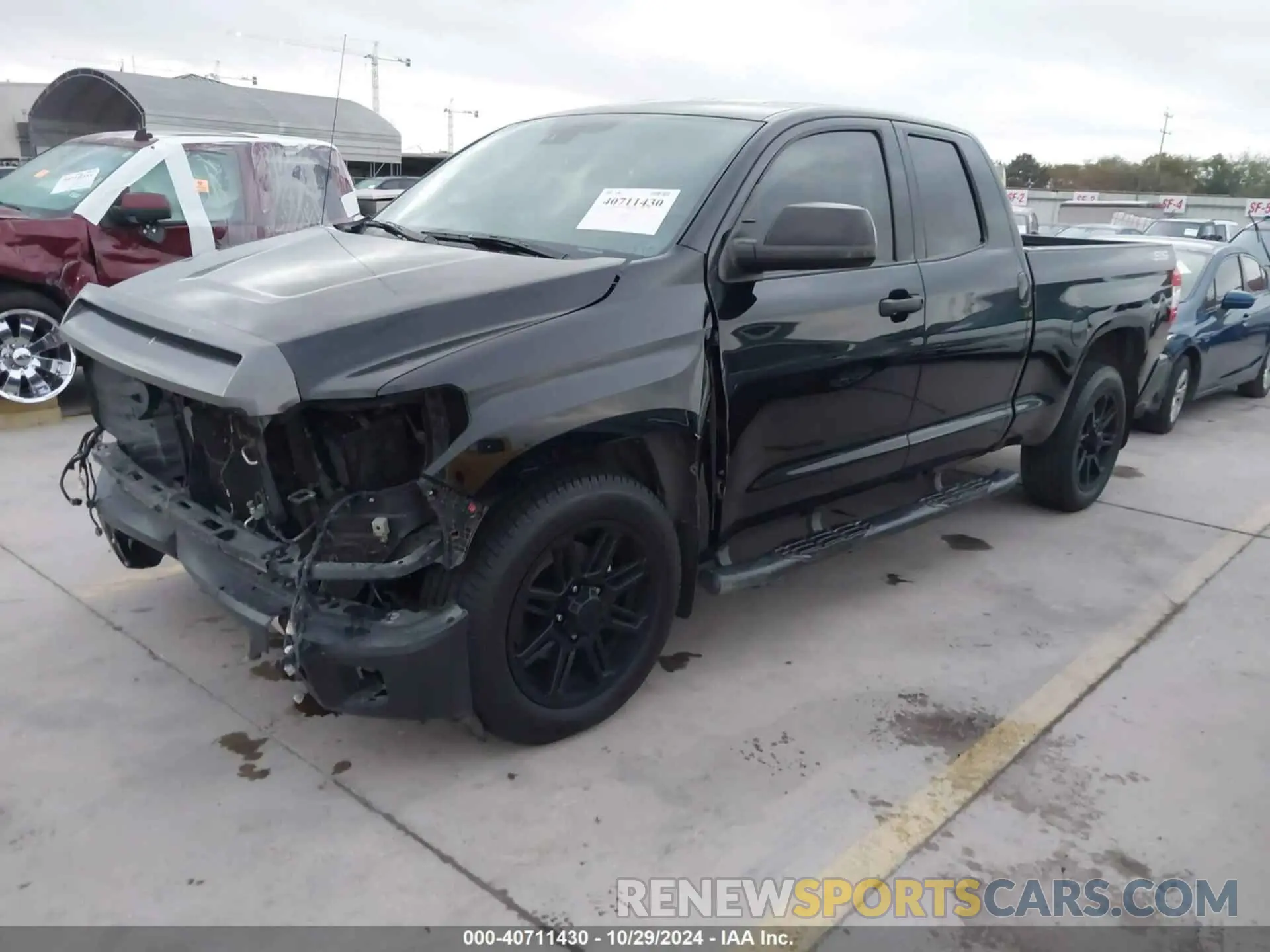 2 fotografías del automóvil dañado 5TFRM5F17KX139805 TOYOTA TUNDRA 2019