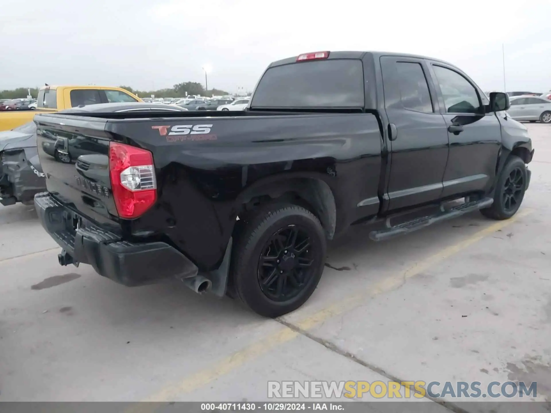 4 fotografías del automóvil dañado 5TFRM5F17KX139805 TOYOTA TUNDRA 2019