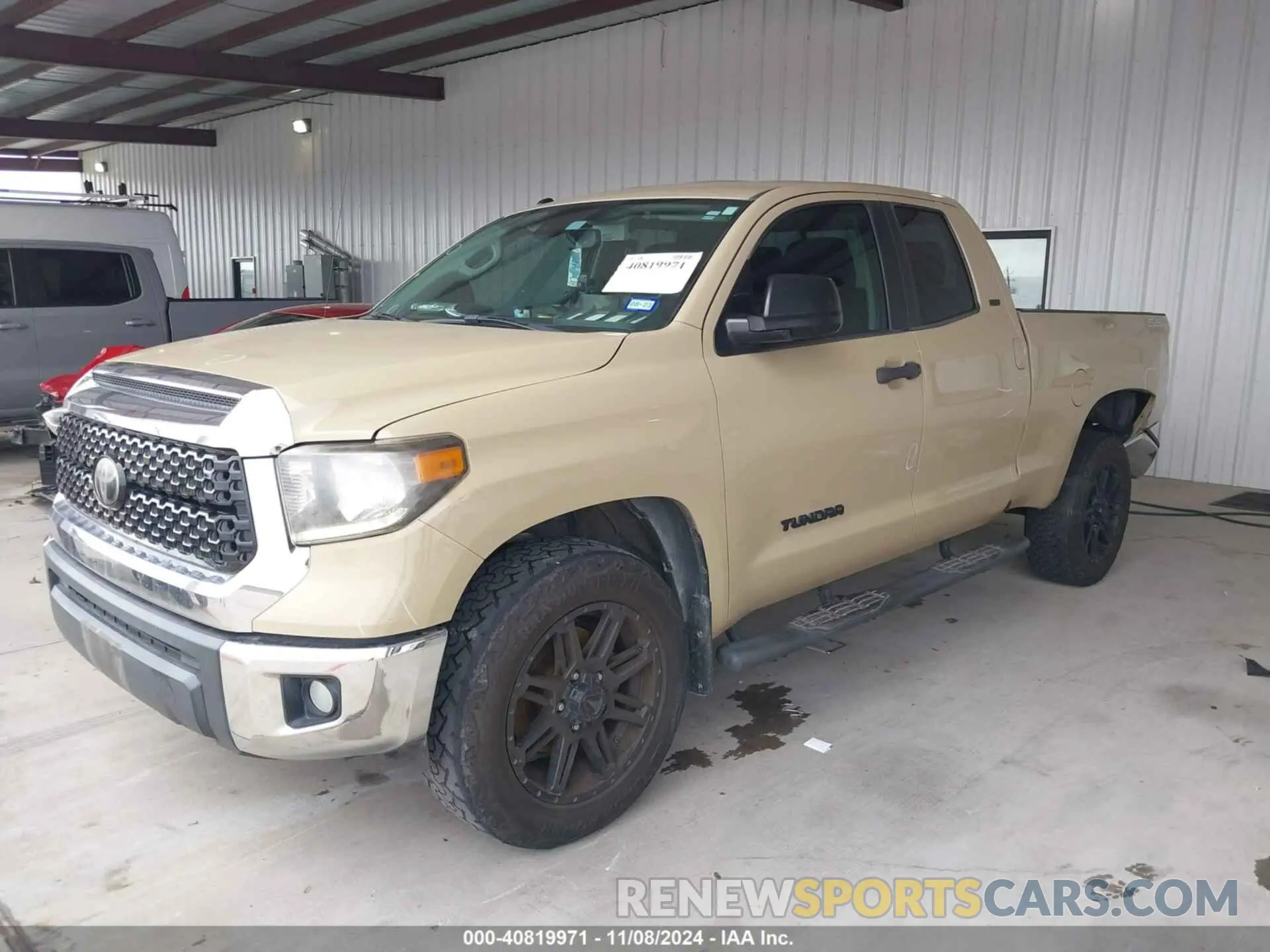 2 fotografías del automóvil dañado 5TFRM5F17KX142350 TOYOTA TUNDRA 2019