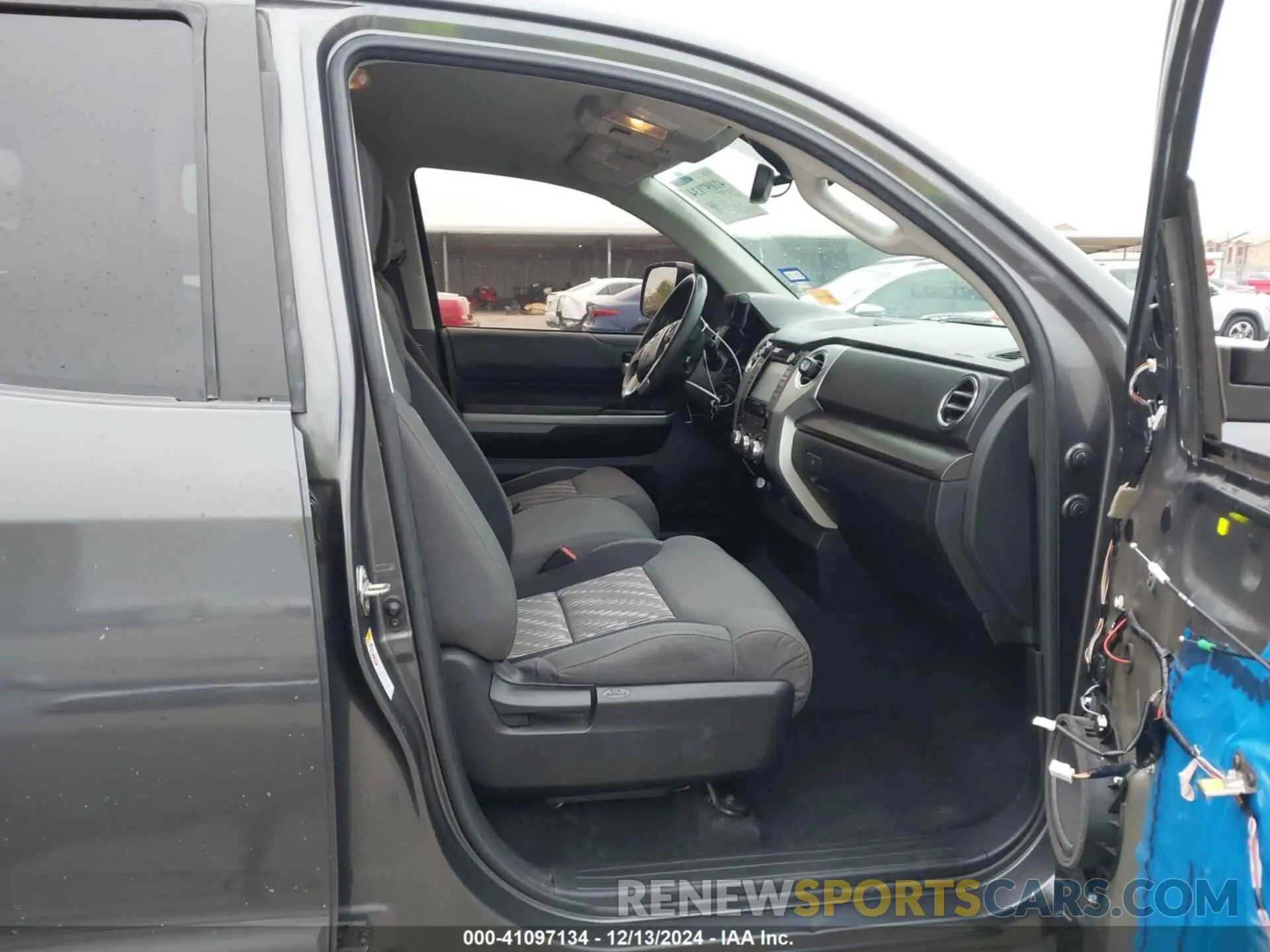 5 fotografías del automóvil dañado 5TFRM5F18KX139196 TOYOTA TUNDRA 2019