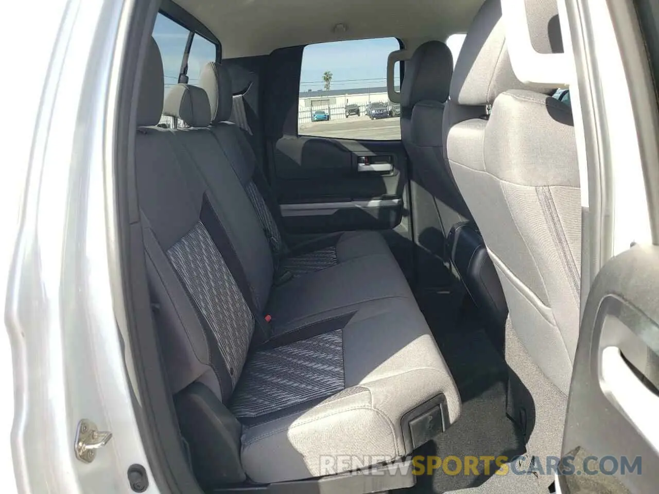 6 fotografías del automóvil dañado 5TFRM5F18KX141899 TOYOTA TUNDRA 2019