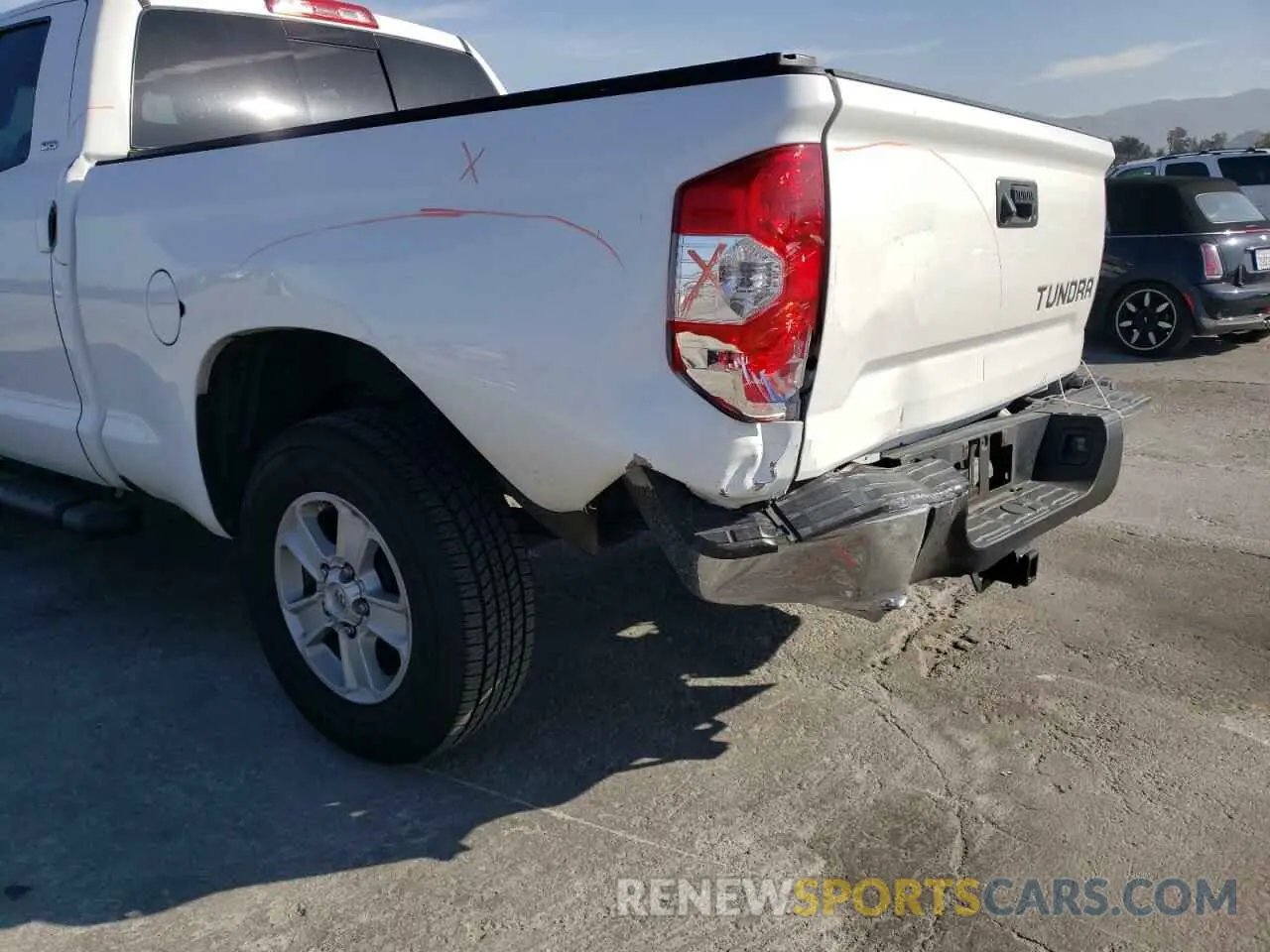 9 fotografías del automóvil dañado 5TFRM5F18KX141899 TOYOTA TUNDRA 2019