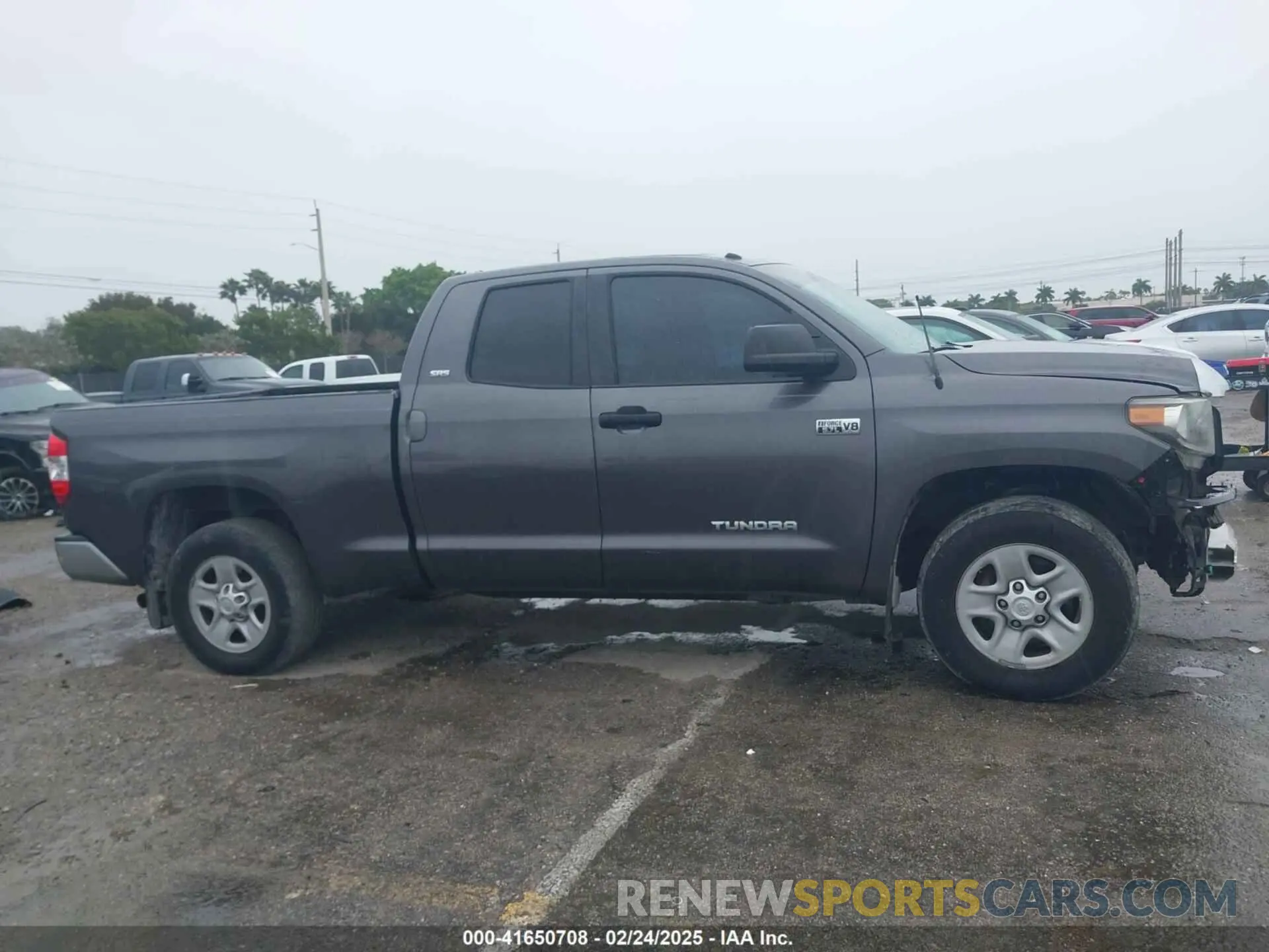 13 fotografías del automóvil dañado 5TFRY5F16KX246087 TOYOTA TUNDRA 2019