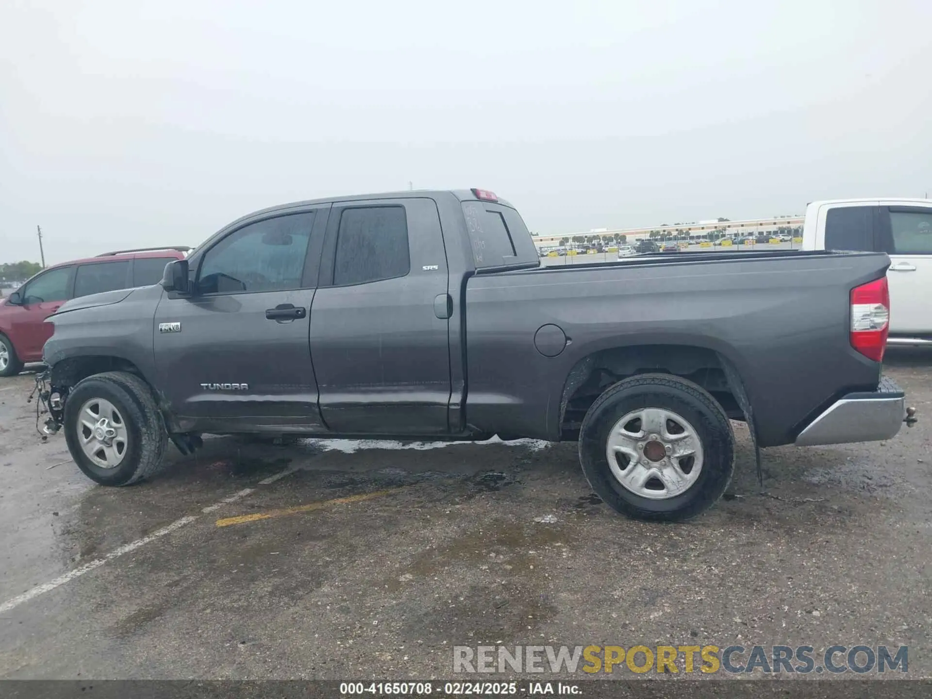 14 fotografías del automóvil dañado 5TFRY5F16KX246087 TOYOTA TUNDRA 2019