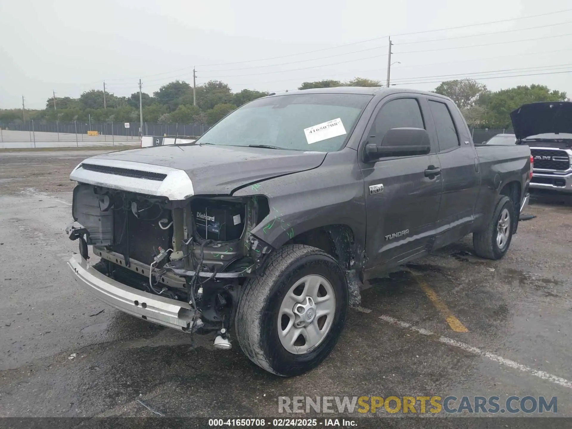 2 fotografías del automóvil dañado 5TFRY5F16KX246087 TOYOTA TUNDRA 2019