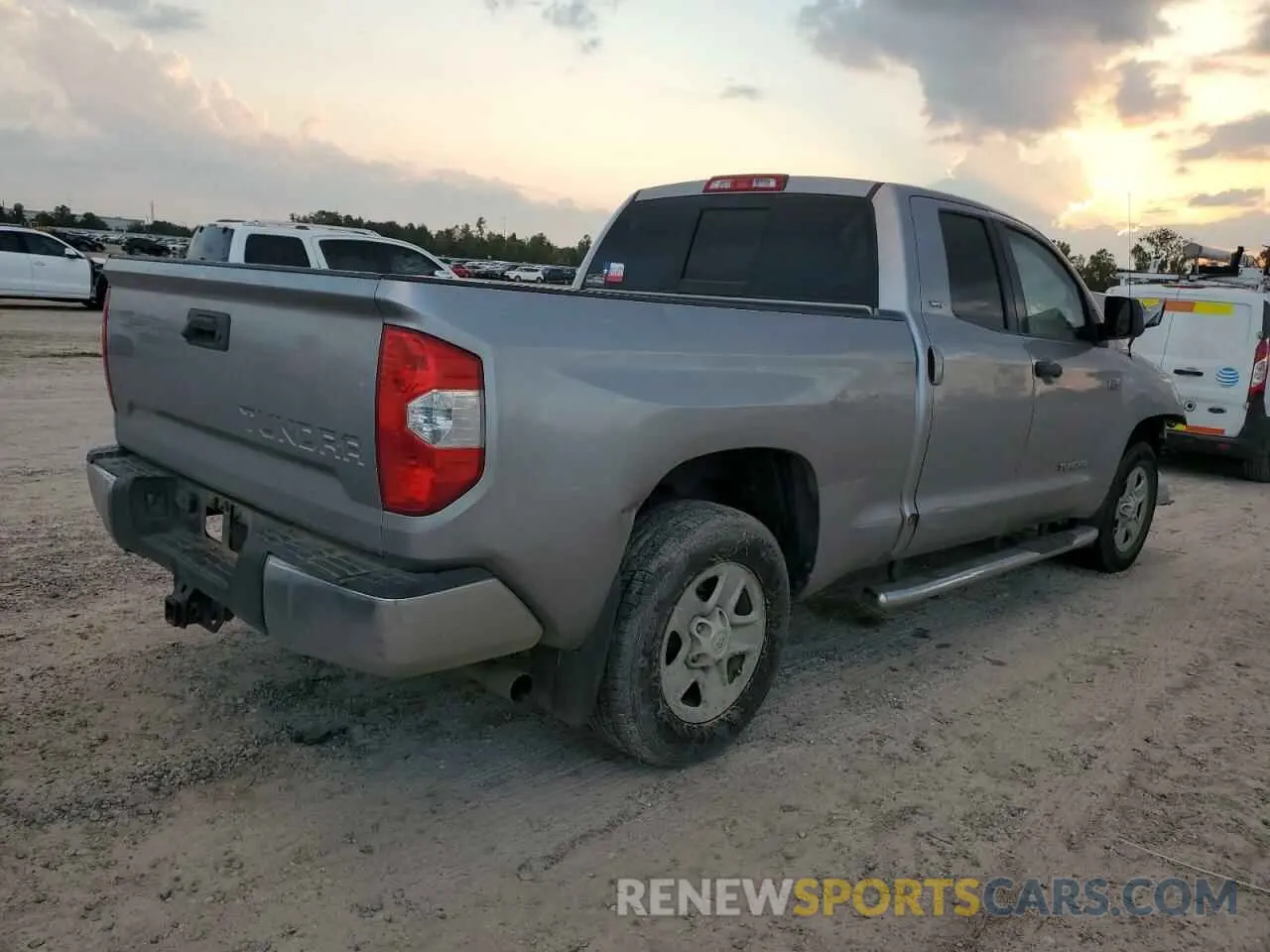 3 fotografías del automóvil dañado 5TFRY5F16KX246963 TOYOTA TUNDRA 2019