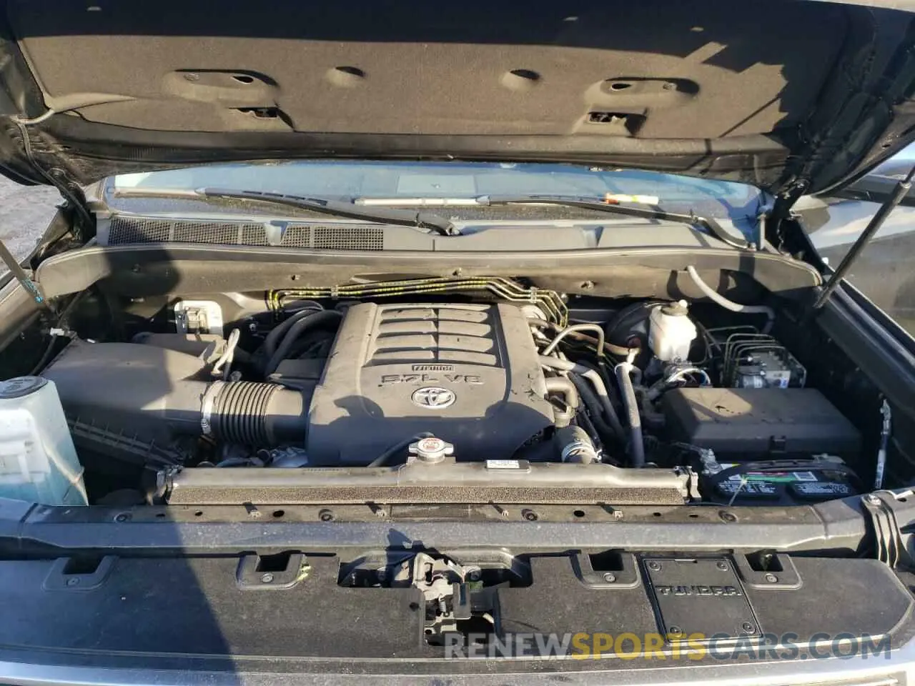 7 fotografías del automóvil dañado 5TFSY5F15KX254358 TOYOTA TUNDRA 2019
