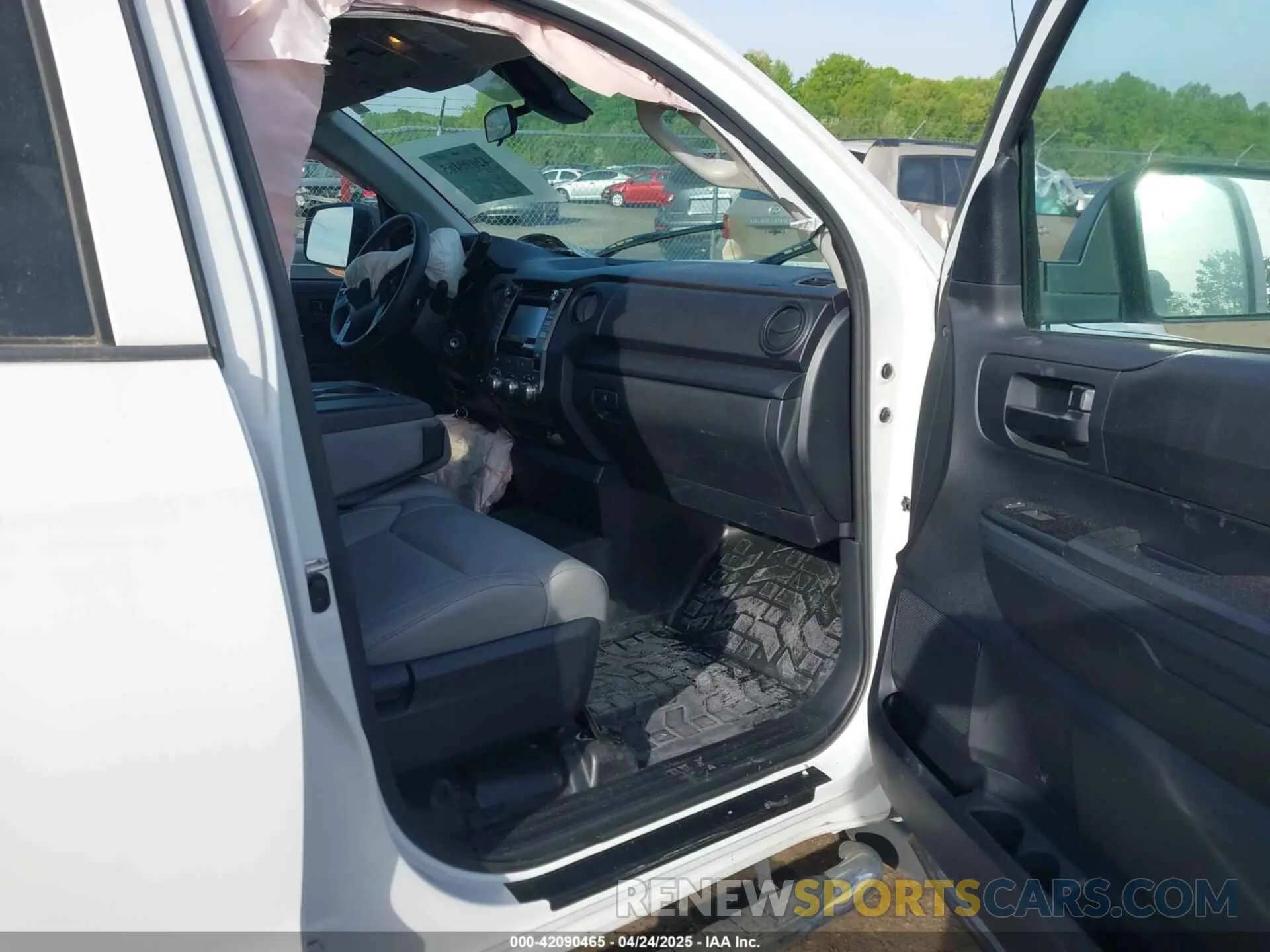 5 fotografías del automóvil dañado 5TFUM5F13KX084019 TOYOTA TUNDRA 2019