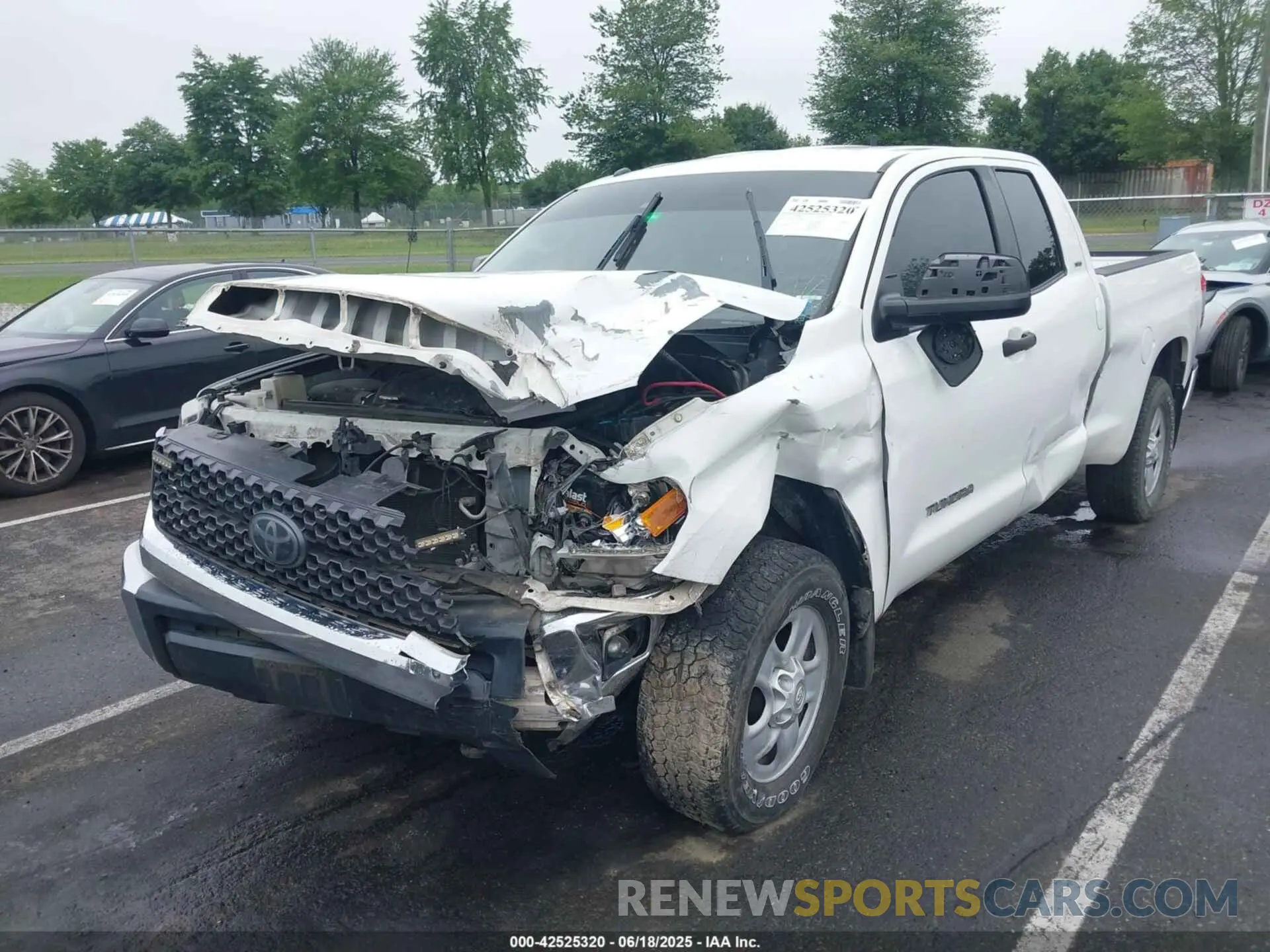 2 fotografías del automóvil dañado 5TFUM5F17KX080961 TOYOTA TUNDRA 2019