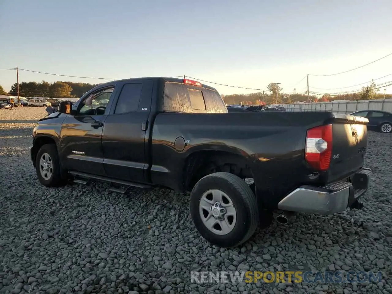 2 fotografías del automóvil dañado 5TFUM5F18KX083271 TOYOTA TUNDRA 2019