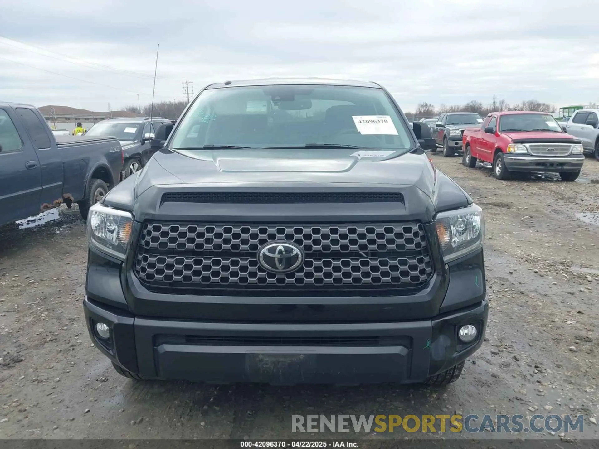 13 fotografías del automóvil dañado 5TFUW5F11KX807277 TOYOTA TUNDRA 2019
