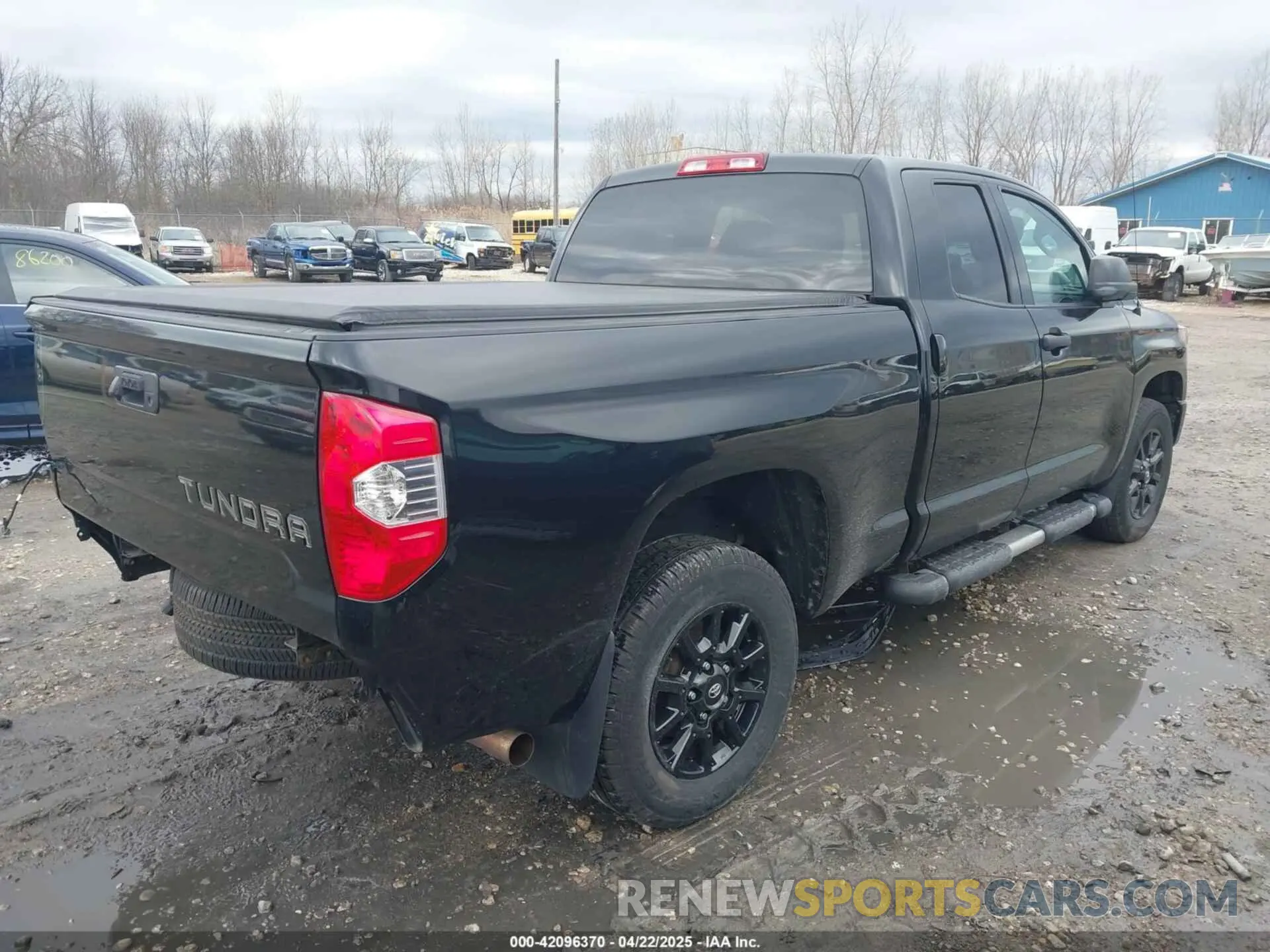4 fotografías del automóvil dañado 5TFUW5F11KX807277 TOYOTA TUNDRA 2019