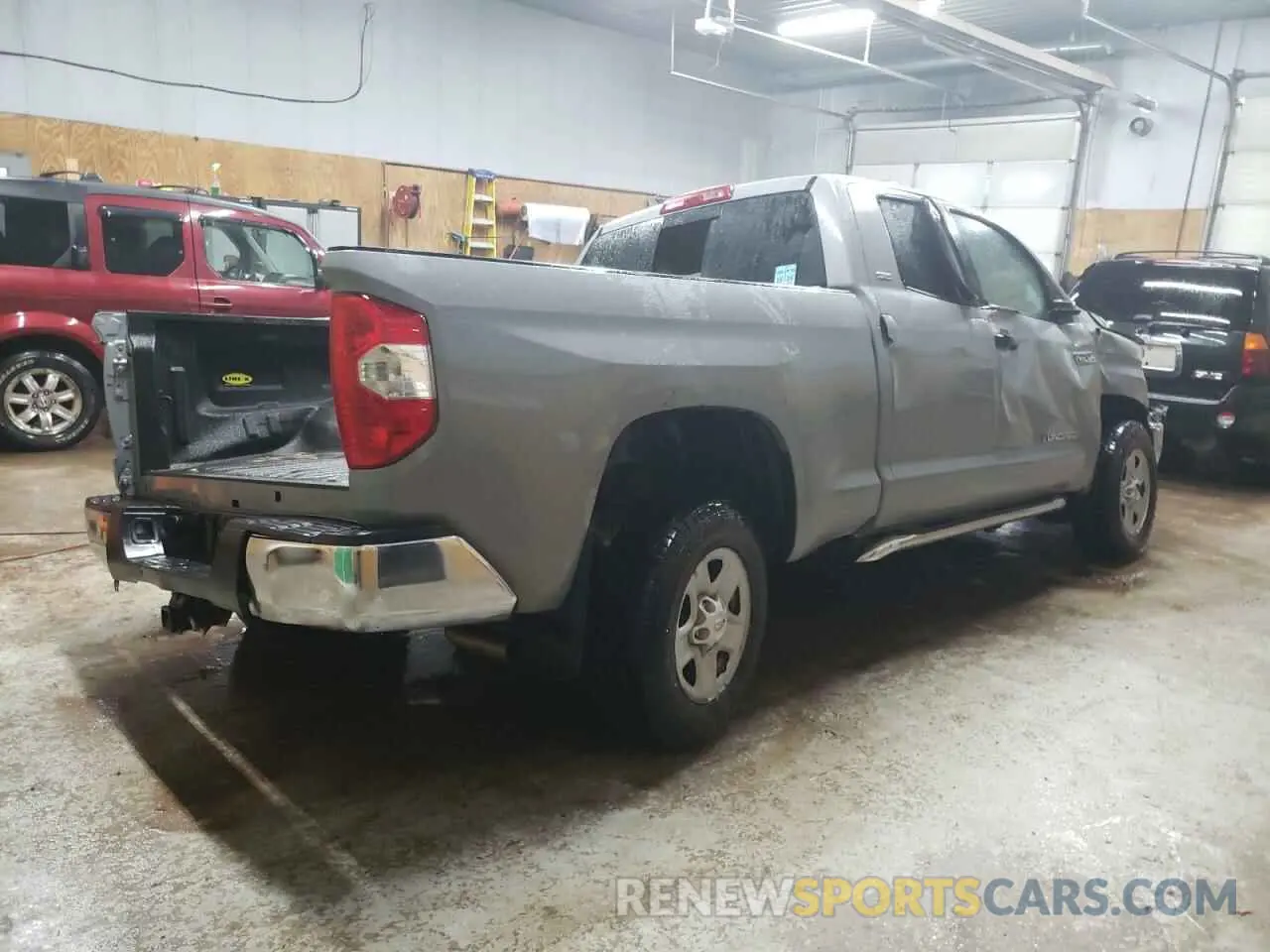 3 fotografías del automóvil dañado 5TFUW5F14KX811775 TOYOTA TUNDRA 2019