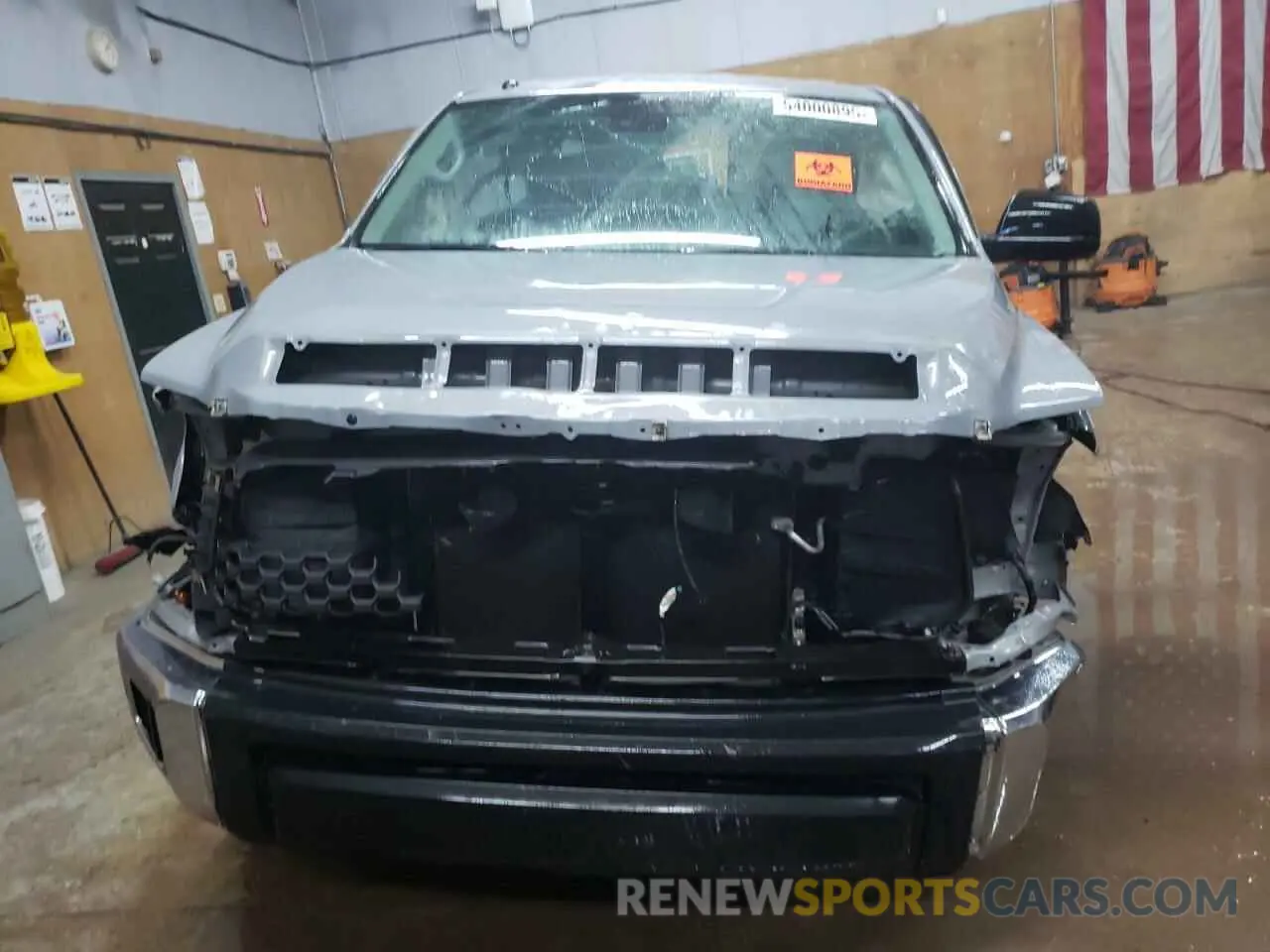 5 fotografías del automóvil dañado 5TFUW5F14KX811775 TOYOTA TUNDRA 2019