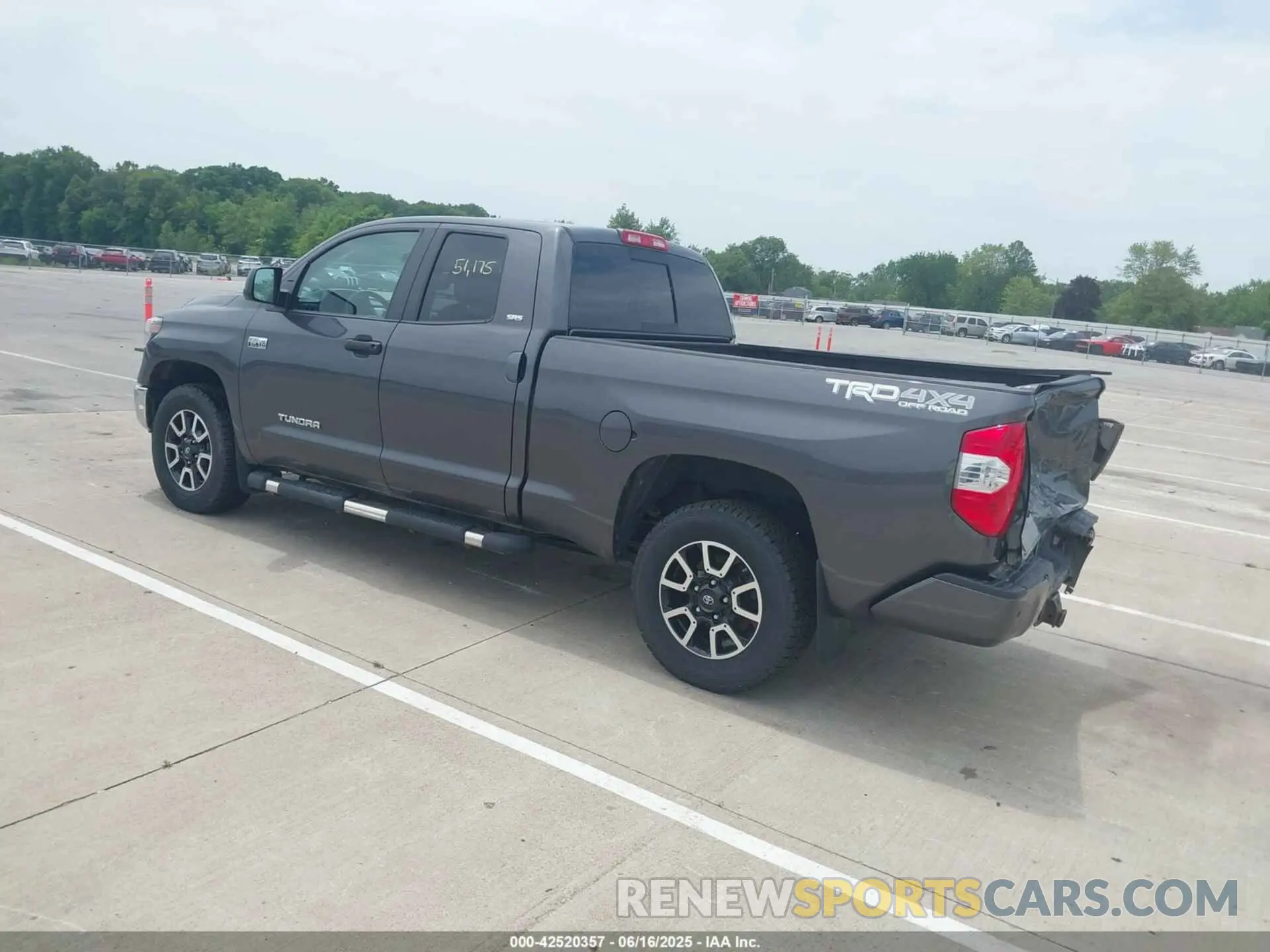3 fotografías del automóvil dañado 5TFUW5F15KX807976 TOYOTA TUNDRA 2019