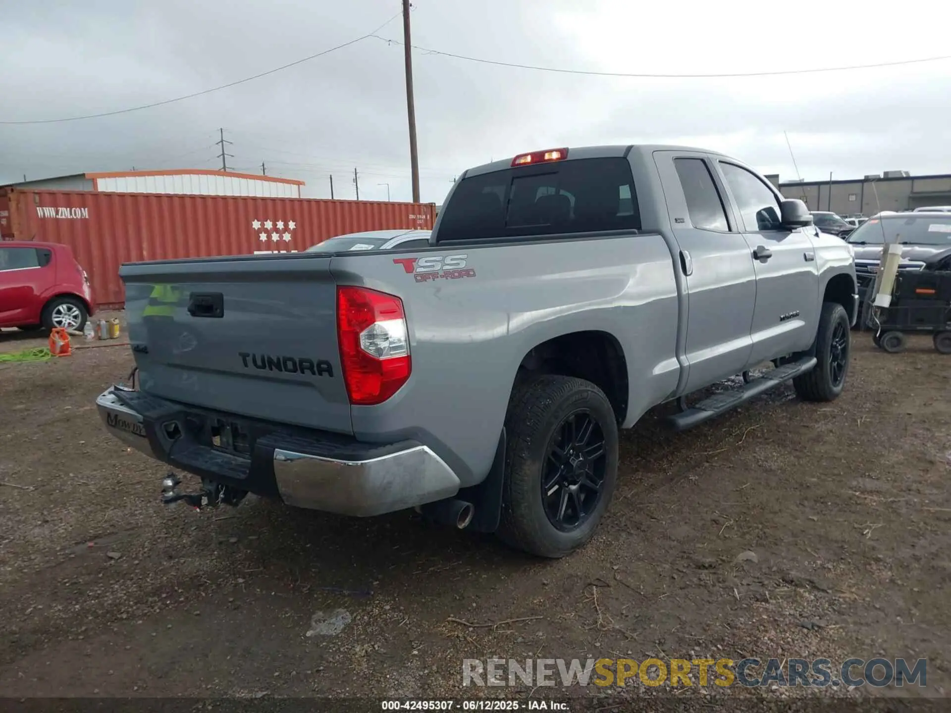 4 fotografías del automóvil dañado 5TFUW5F16KX861805 TOYOTA TUNDRA 2019