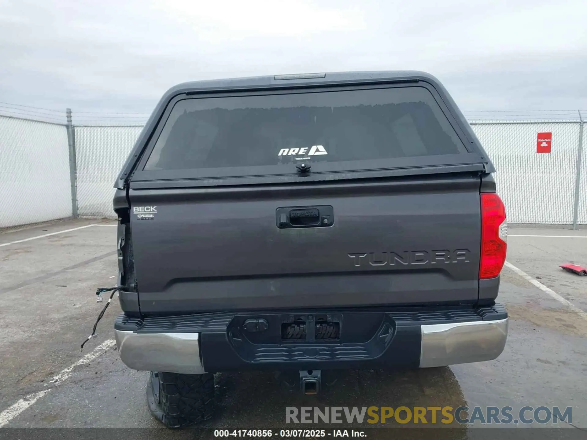 17 fotografías del automóvil dañado 5TFUW5F17KX789934 TOYOTA TUNDRA 2019