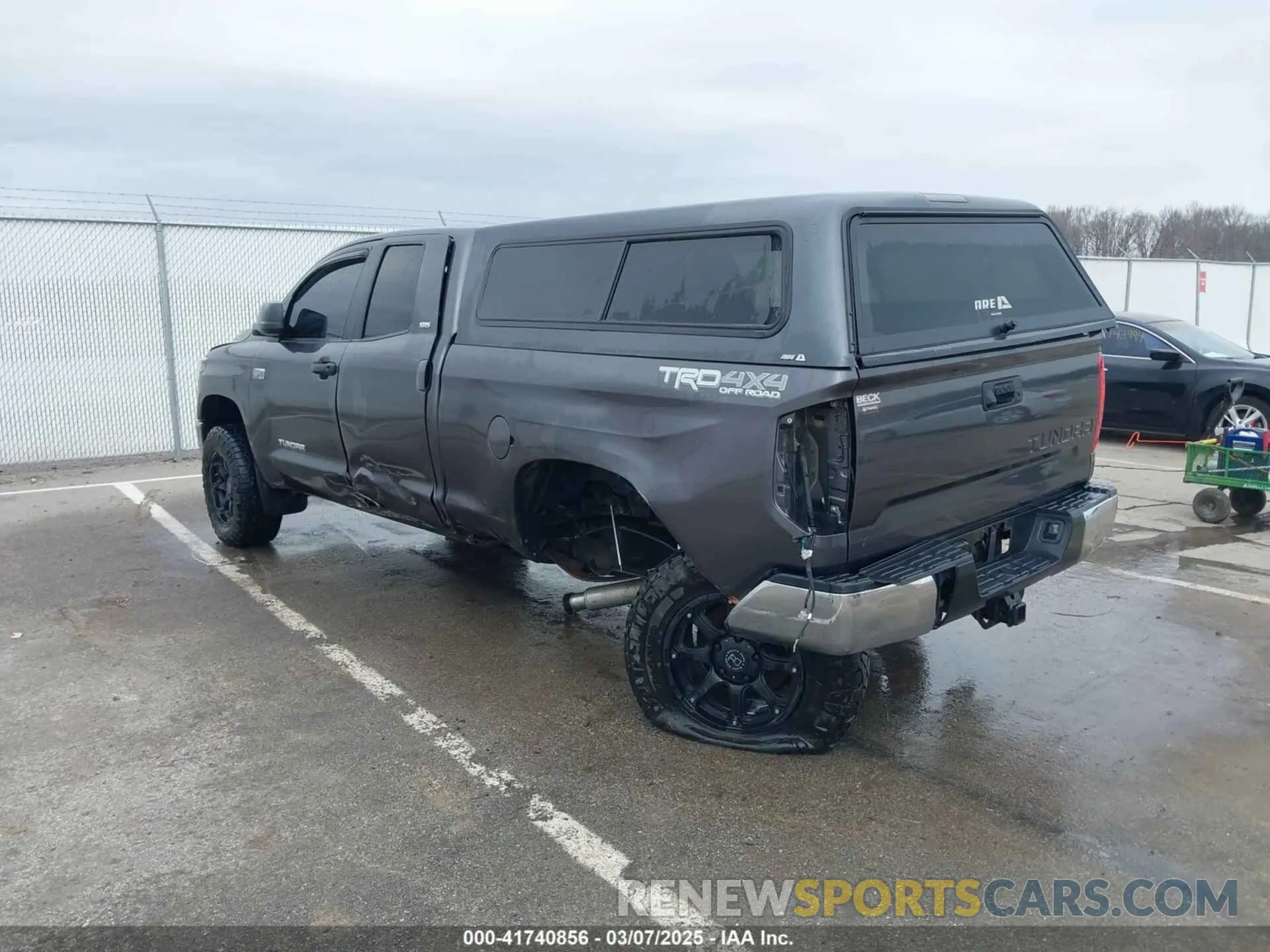 3 fotografías del automóvil dañado 5TFUW5F17KX789934 TOYOTA TUNDRA 2019