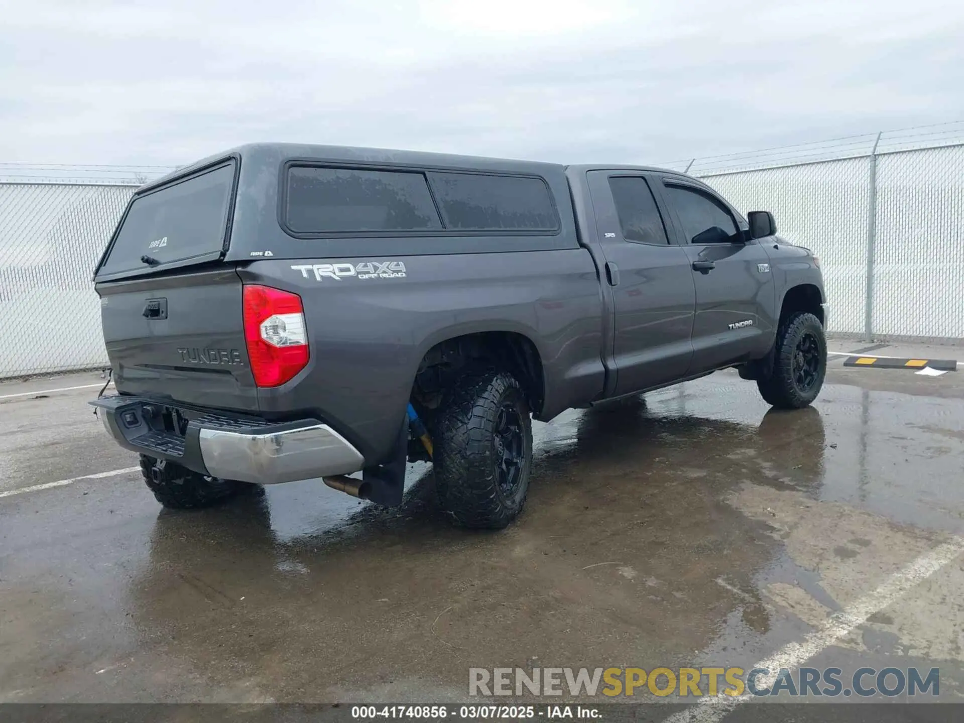 4 fotografías del automóvil dañado 5TFUW5F17KX789934 TOYOTA TUNDRA 2019