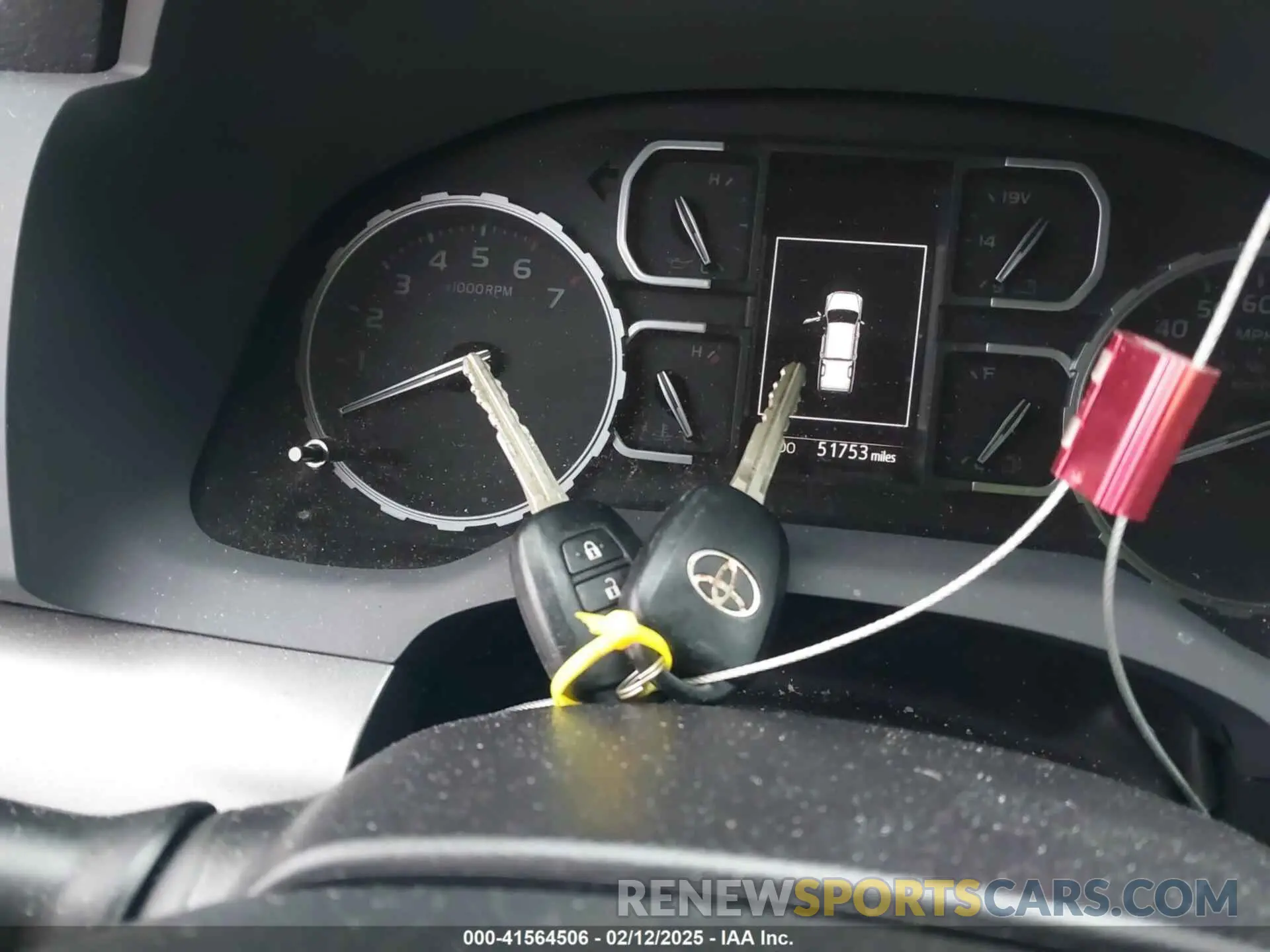 11 fotografías del automóvil dañado 5TFUW5F19KX792656 TOYOTA TUNDRA 2019