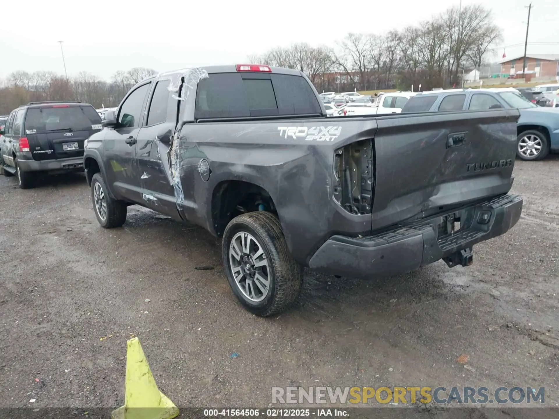 3 fotografías del automóvil dañado 5TFUW5F19KX792656 TOYOTA TUNDRA 2019