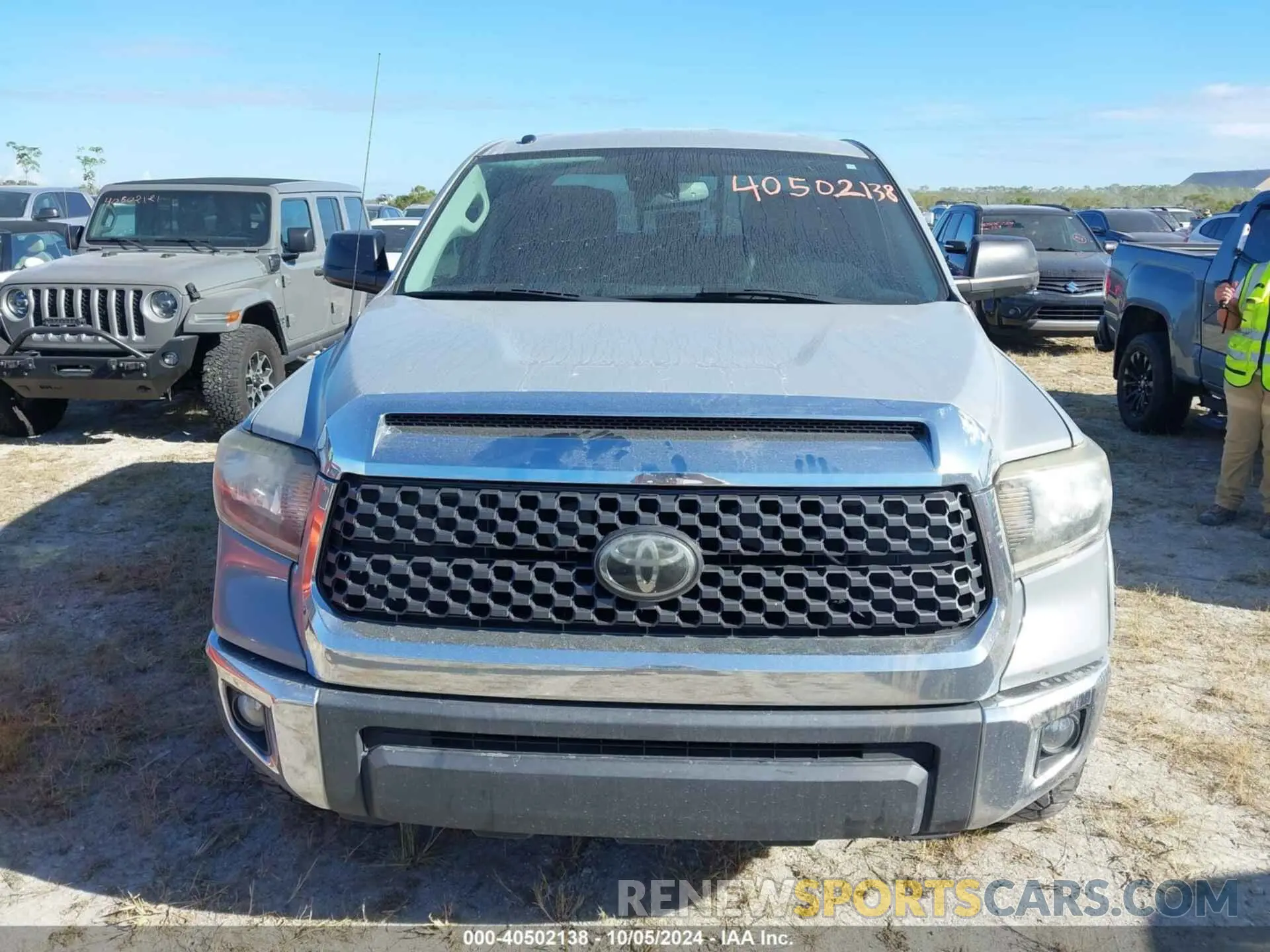 6 fotografías del automóvil dañado 5TFUW5F1XKX846322 TOYOTA TUNDRA 2019