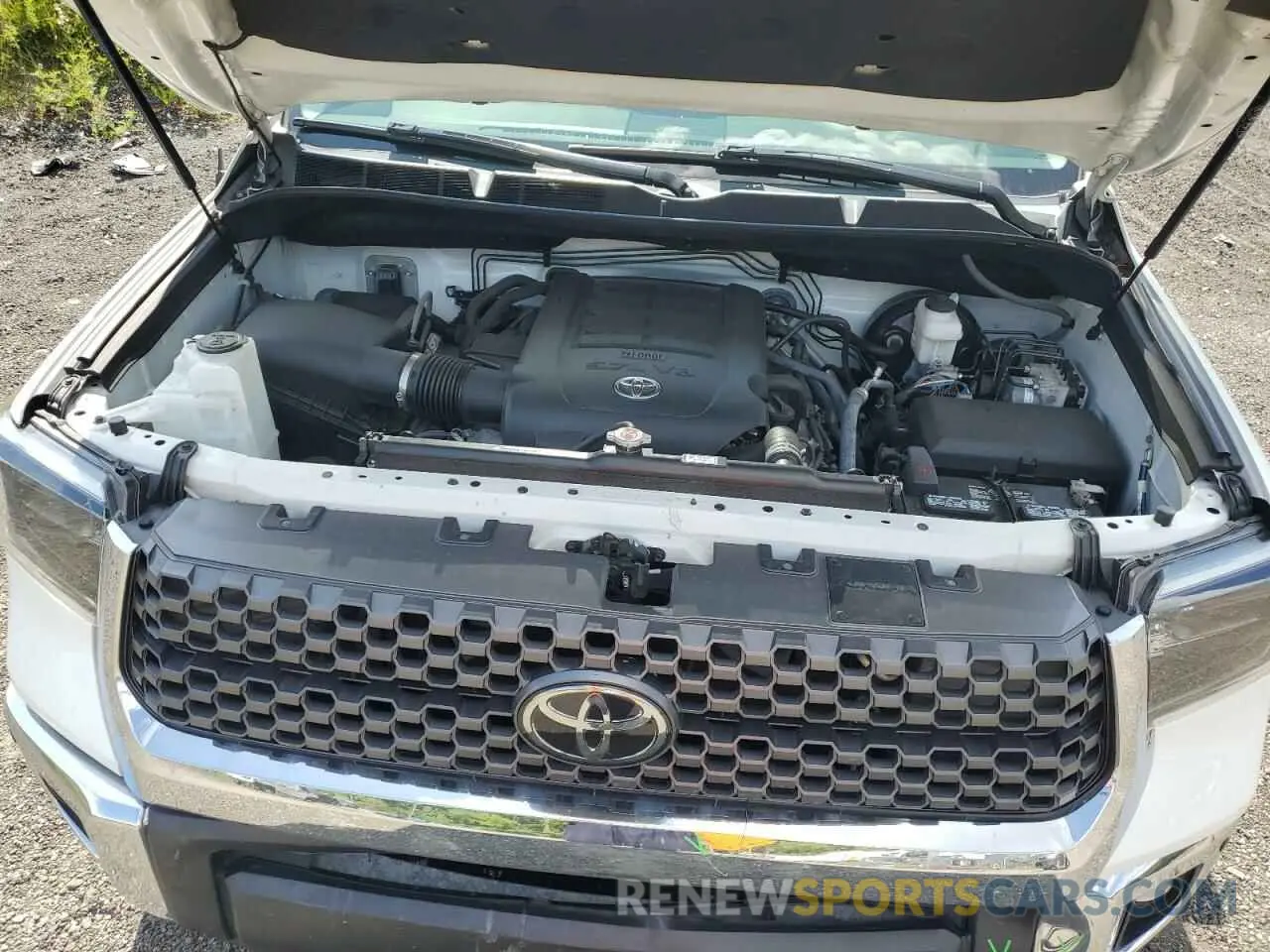 11 fotografías del automóvil dañado 5TFUY5F10KX784813 TOYOTA TUNDRA 2019