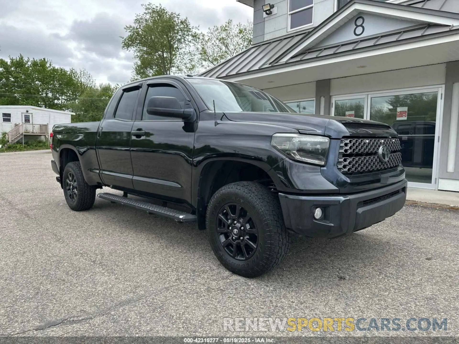 1 fotografías del automóvil dañado 5TFUY5F13KX815620 TOYOTA TUNDRA 2019
