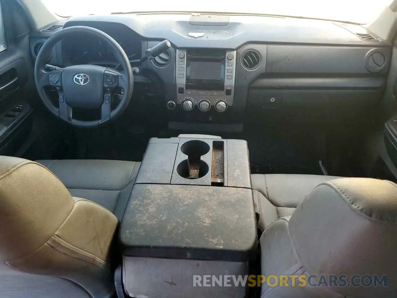 8 fotografías del automóvil dañado 5TFUY5F14KX789836 TOYOTA TUNDRA 2019