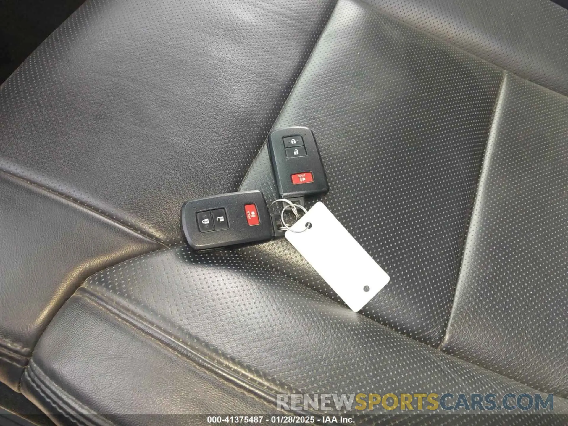 11 fotografías del automóvil dañado 5TFAY5F10LX924010 TOYOTA TUNDRA 2020
