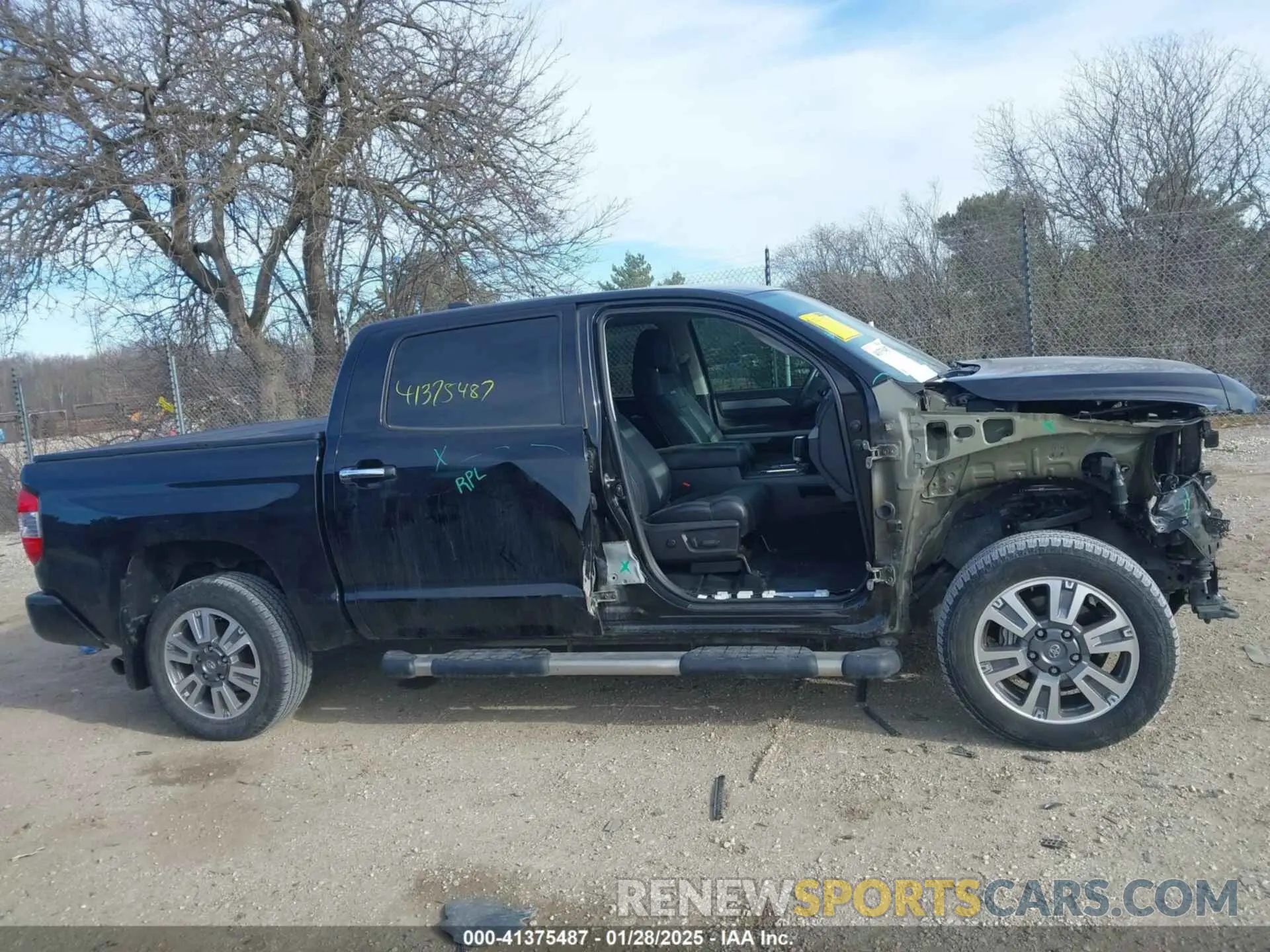 14 fotografías del automóvil dañado 5TFAY5F10LX924010 TOYOTA TUNDRA 2020