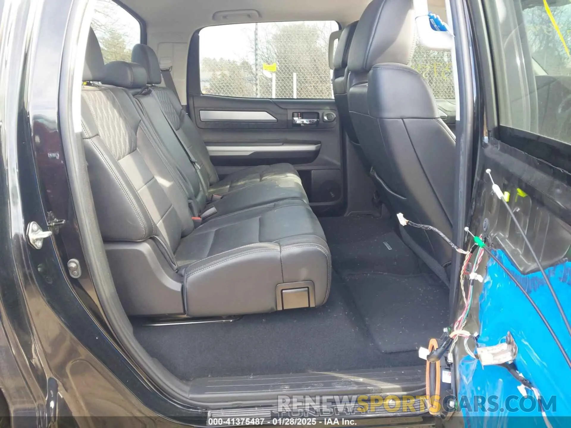 8 fotografías del automóvil dañado 5TFAY5F10LX924010 TOYOTA TUNDRA 2020