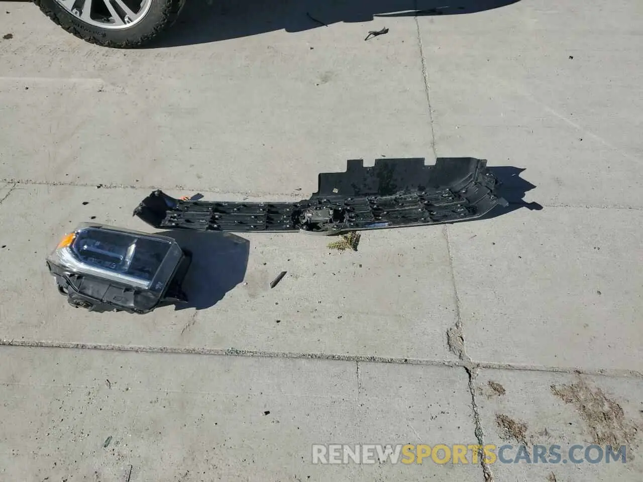 12 fotografías del automóvil dañado 5TFAY5F11LX883080 TOYOTA TUNDRA 2020