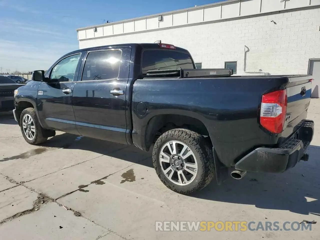 2 fotografías del automóvil dañado 5TFAY5F11LX883080 TOYOTA TUNDRA 2020