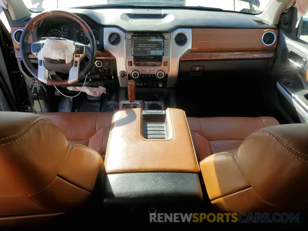 8 fotografías del automóvil dañado 5TFAY5F11LX883080 TOYOTA TUNDRA 2020
