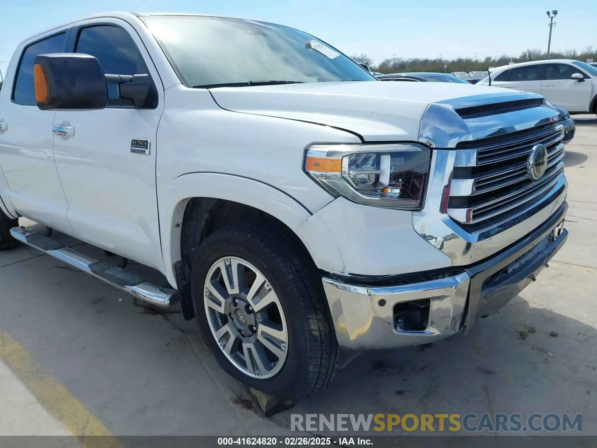 17 fotografías del automóvil dañado 5TFAY5F12LX889695 TOYOTA TUNDRA 2020