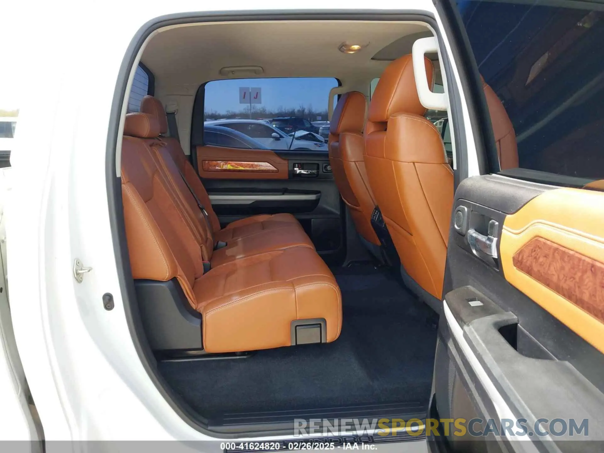 8 fotografías del automóvil dañado 5TFAY5F12LX889695 TOYOTA TUNDRA 2020