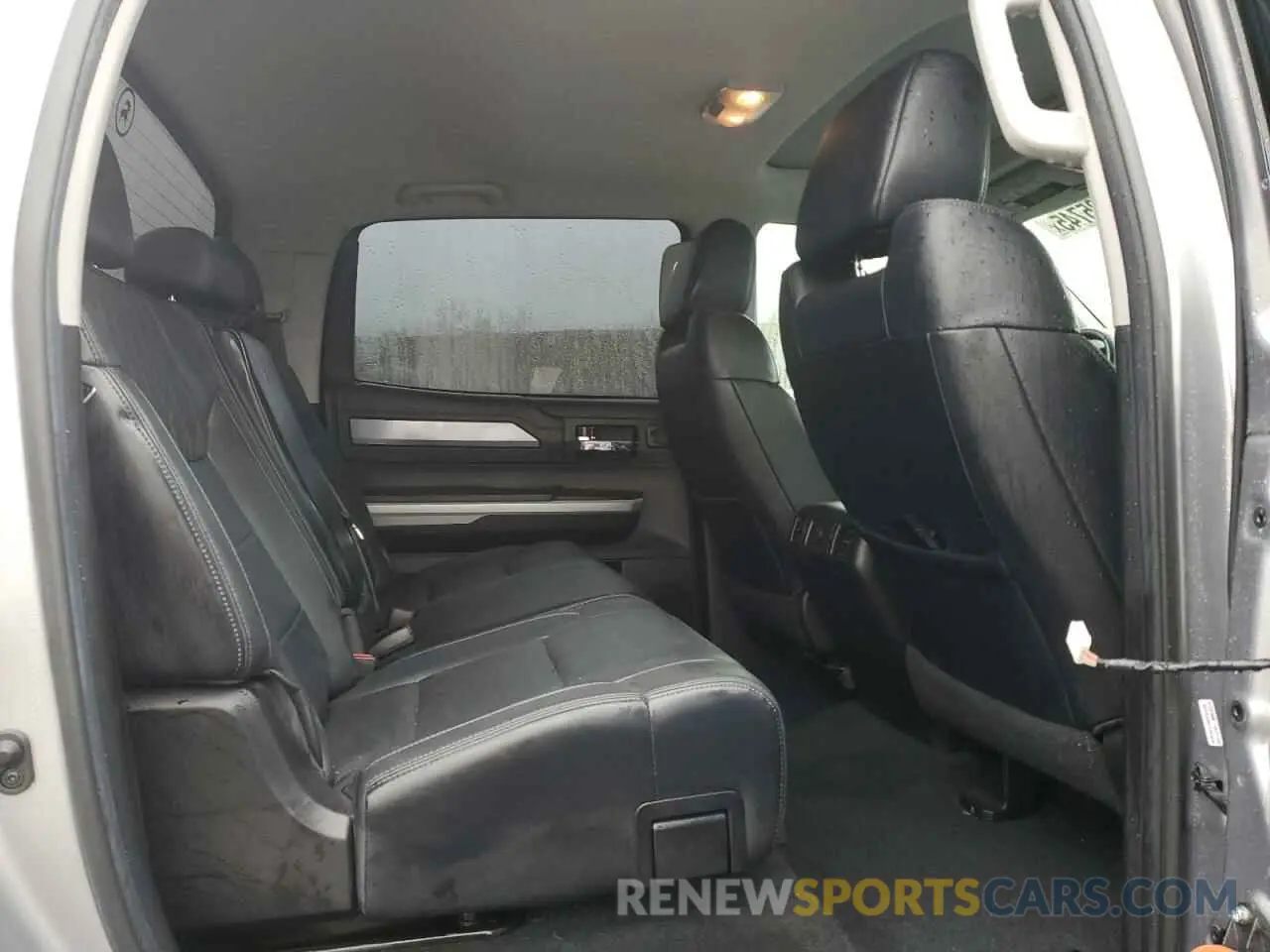 10 fotografías del automóvil dañado 5TFAY5F12LX925661 TOYOTA TUNDRA 2020