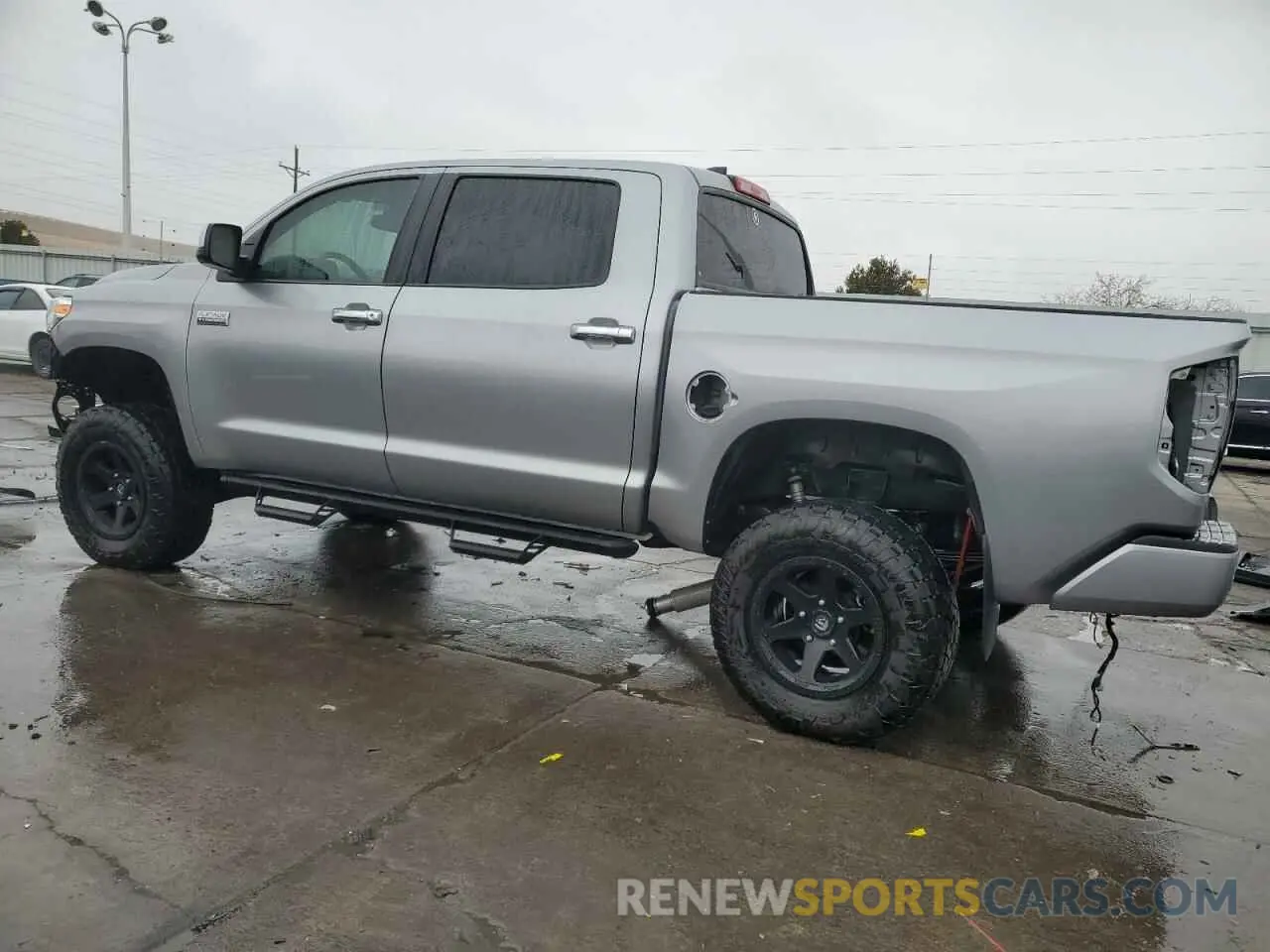 2 fotografías del automóvil dañado 5TFAY5F12LX925661 TOYOTA TUNDRA 2020