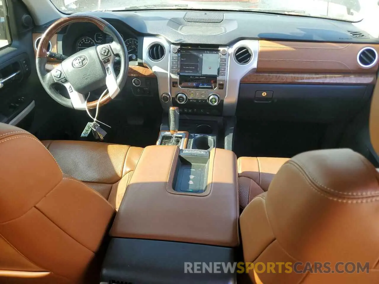 8 fotografías del automóvil dañado 5TFAY5F12LX941777 TOYOTA TUNDRA 2020